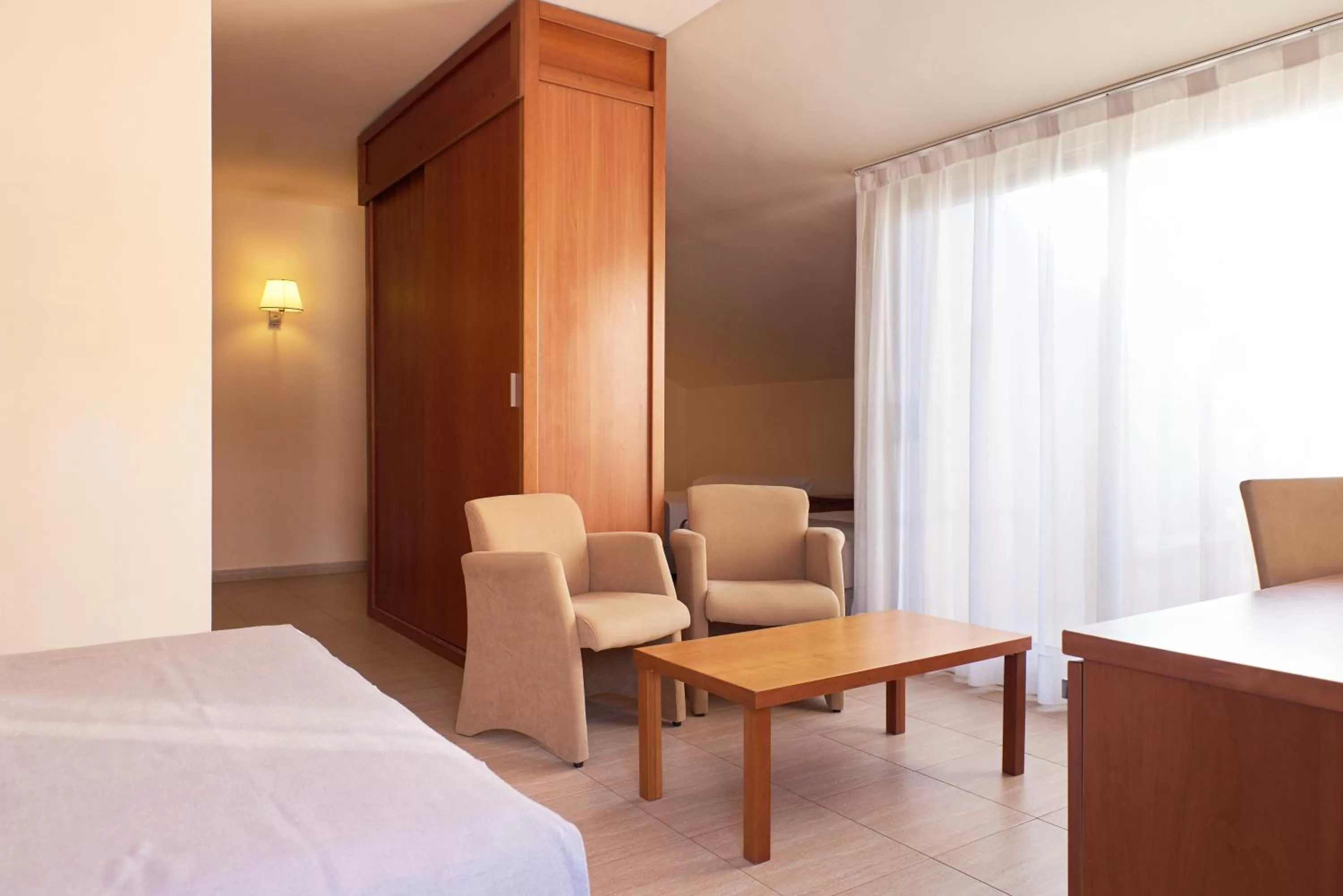 hair dresser, Bed in DWO Sirius