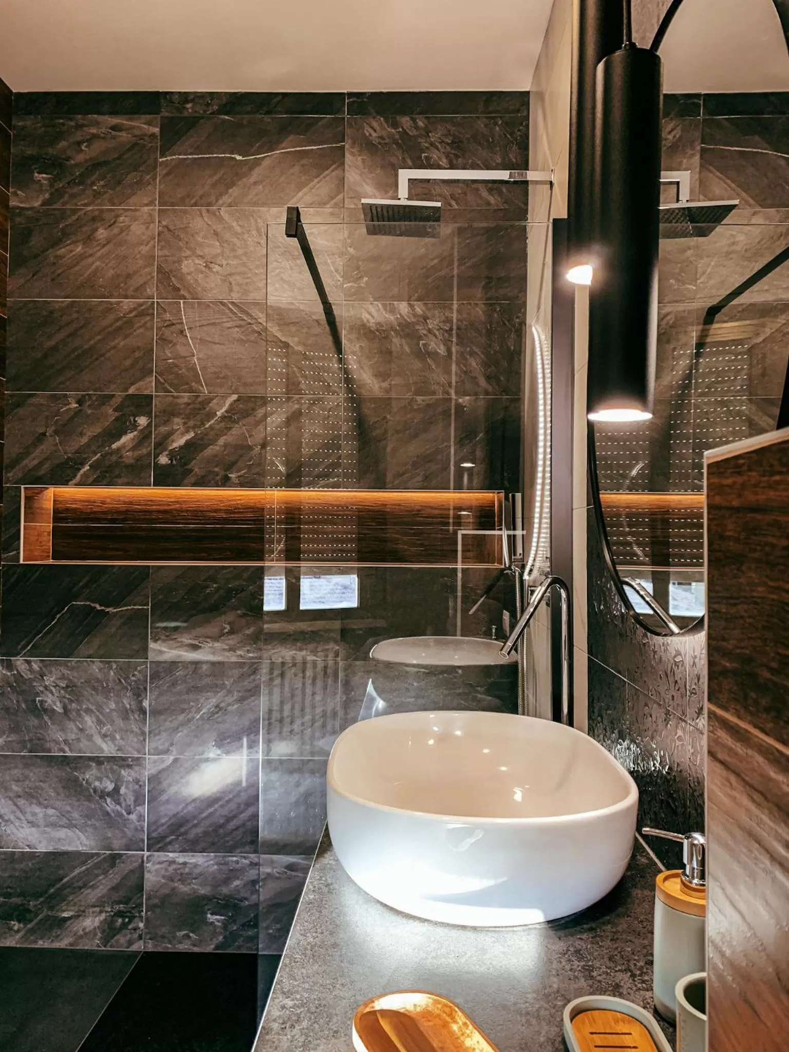 Shower in B&B SALUS CIVICO 23