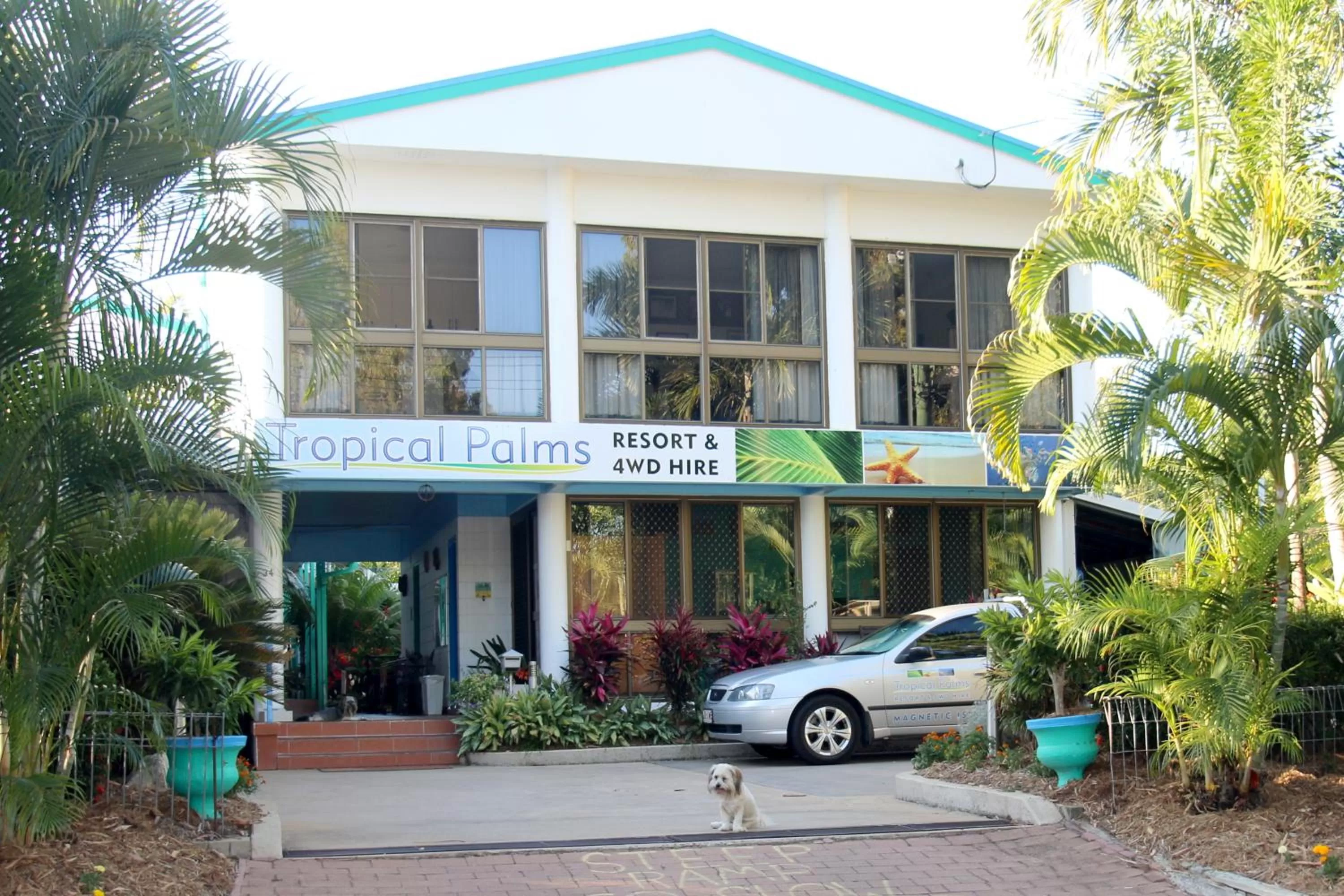 Facade/entrance in Tropical Palms Resort & 4WD Hire