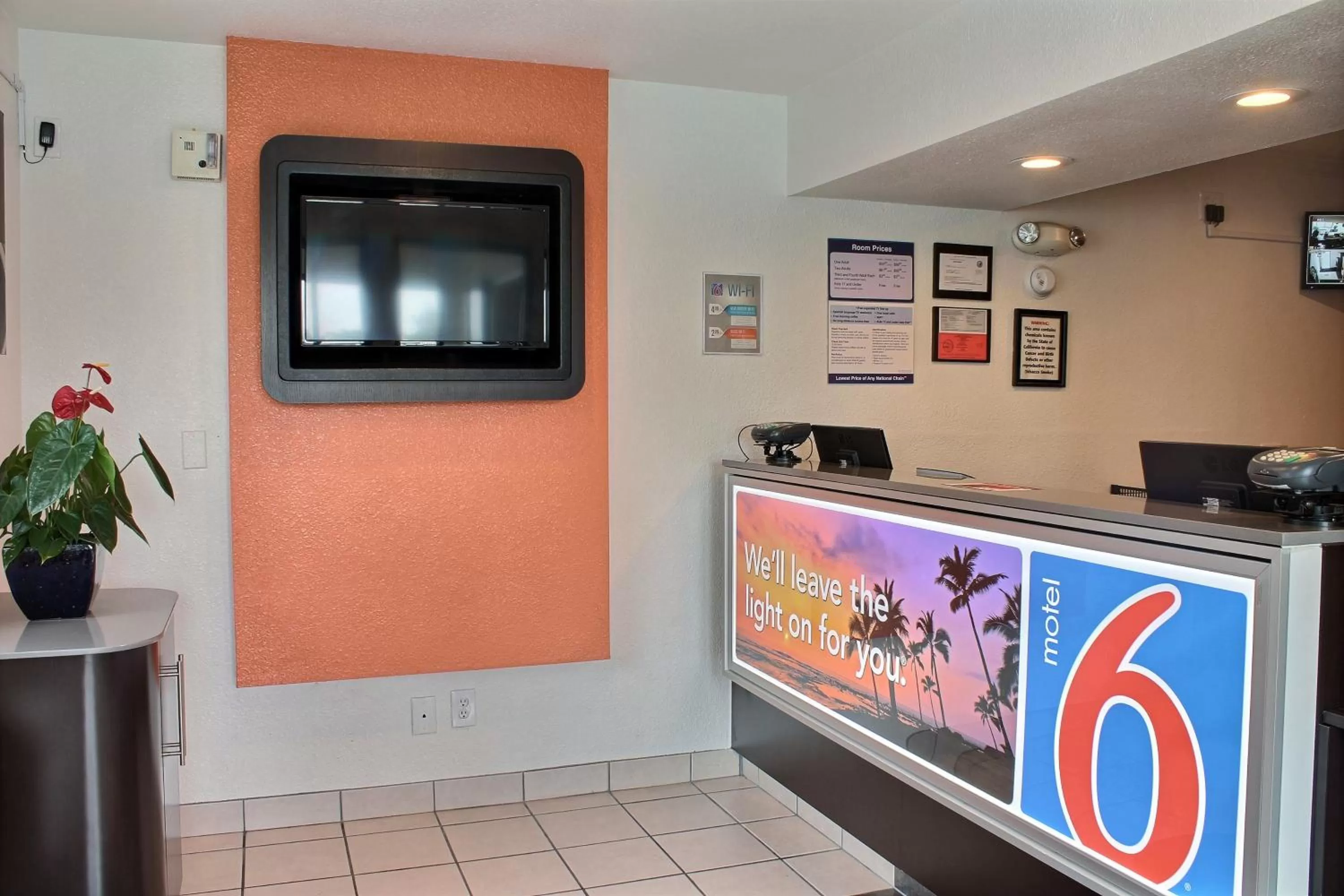 Lobby or reception in Motel 6-San Luis Obispo, CA - North