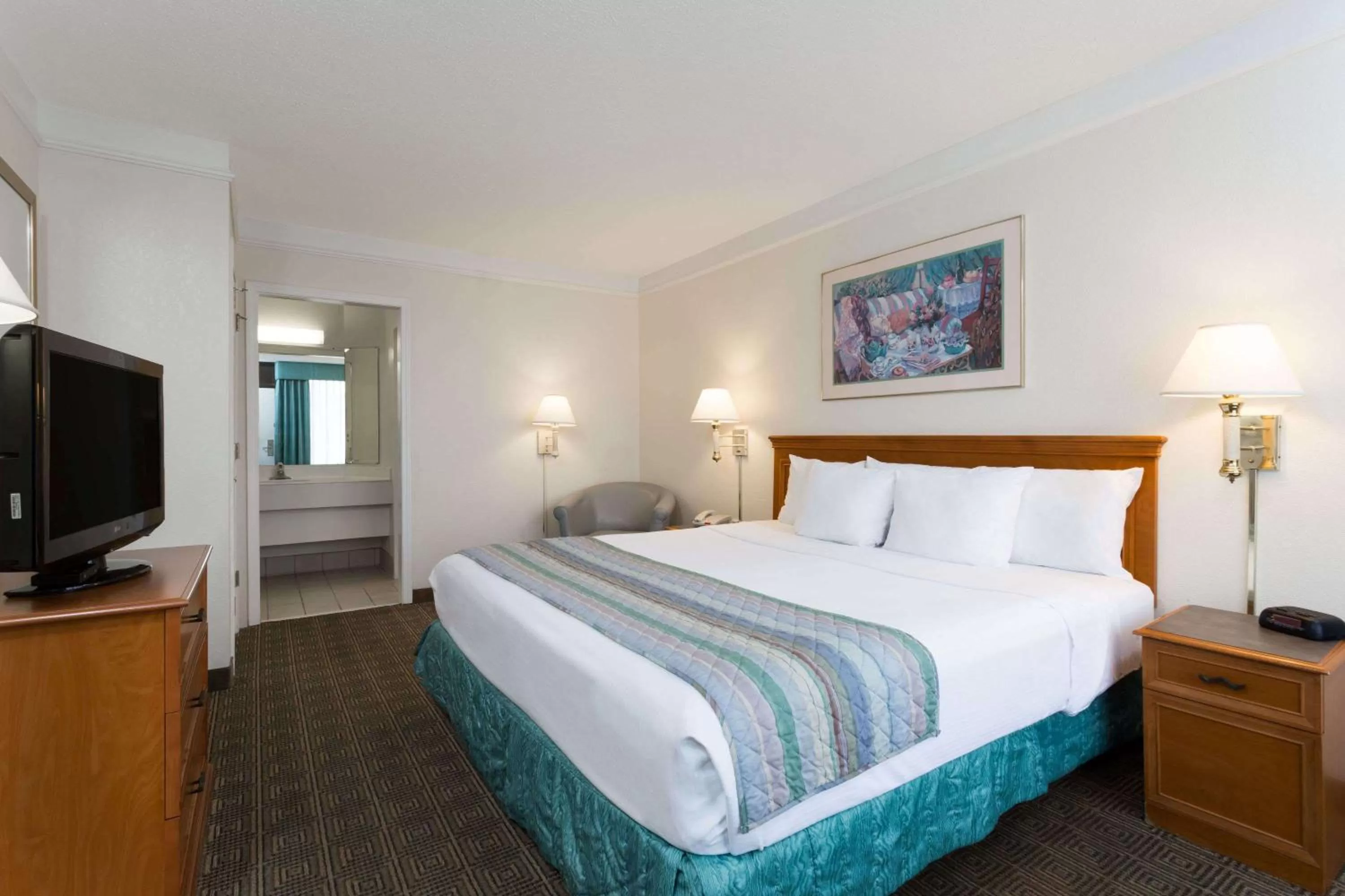 Photo of the whole room, Bed in Extended Stay America Suites - Bristol