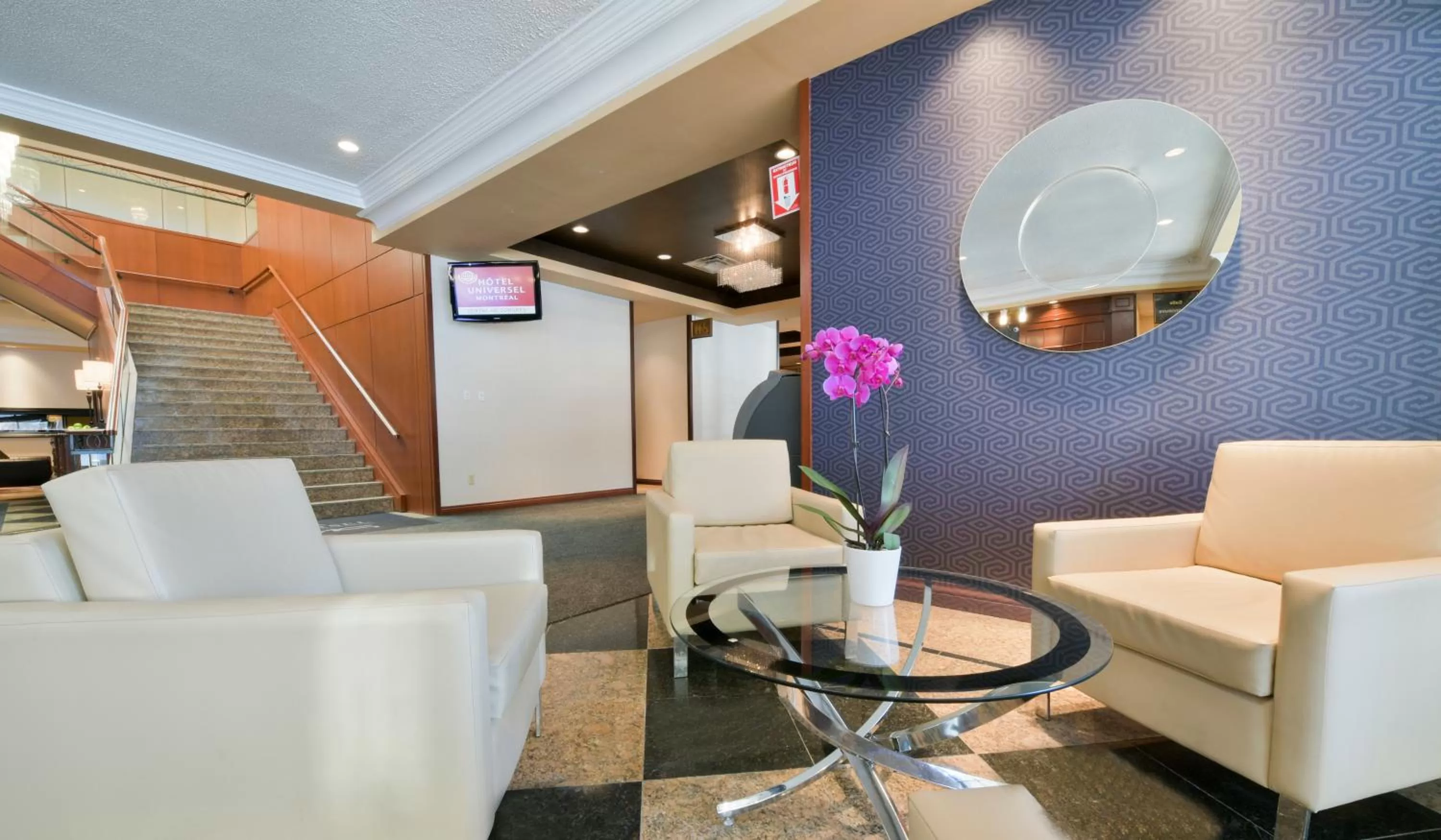 Lobby or reception in Hotel Universel Montréal
