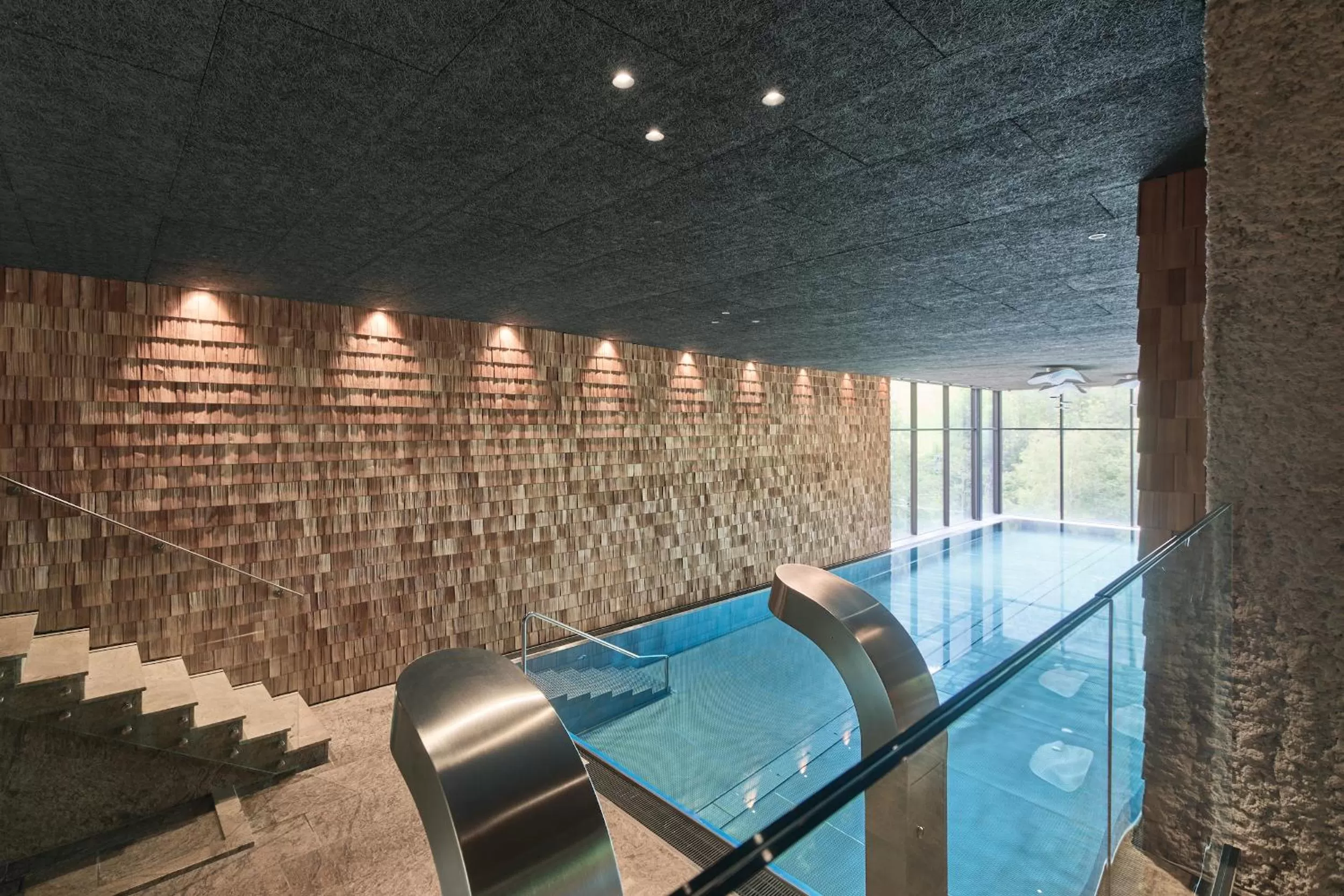 Swimming pool in Tenne Lodges