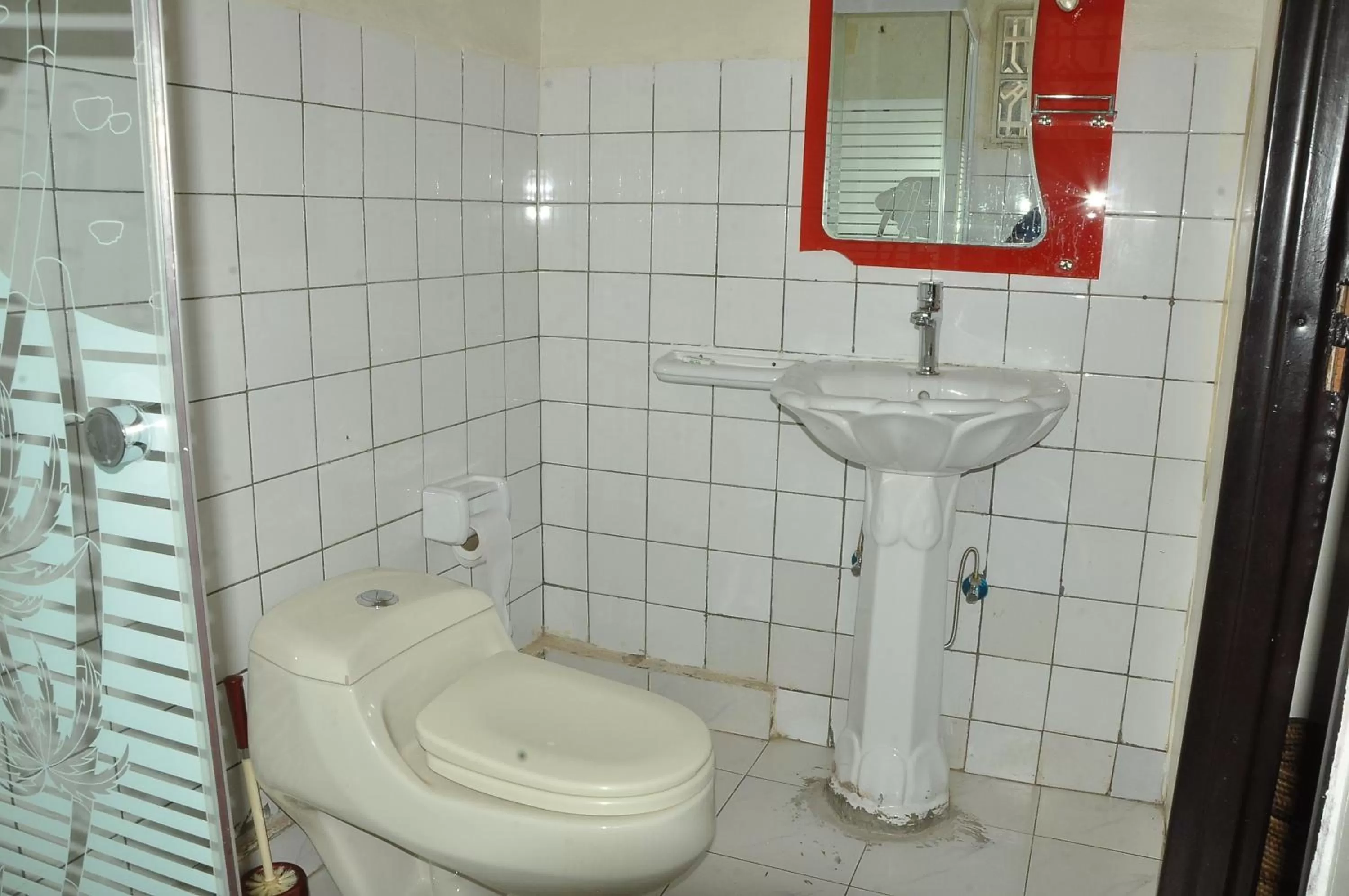 Shower in INZOZI AFRICA HOUSE B&B- Kacyiru