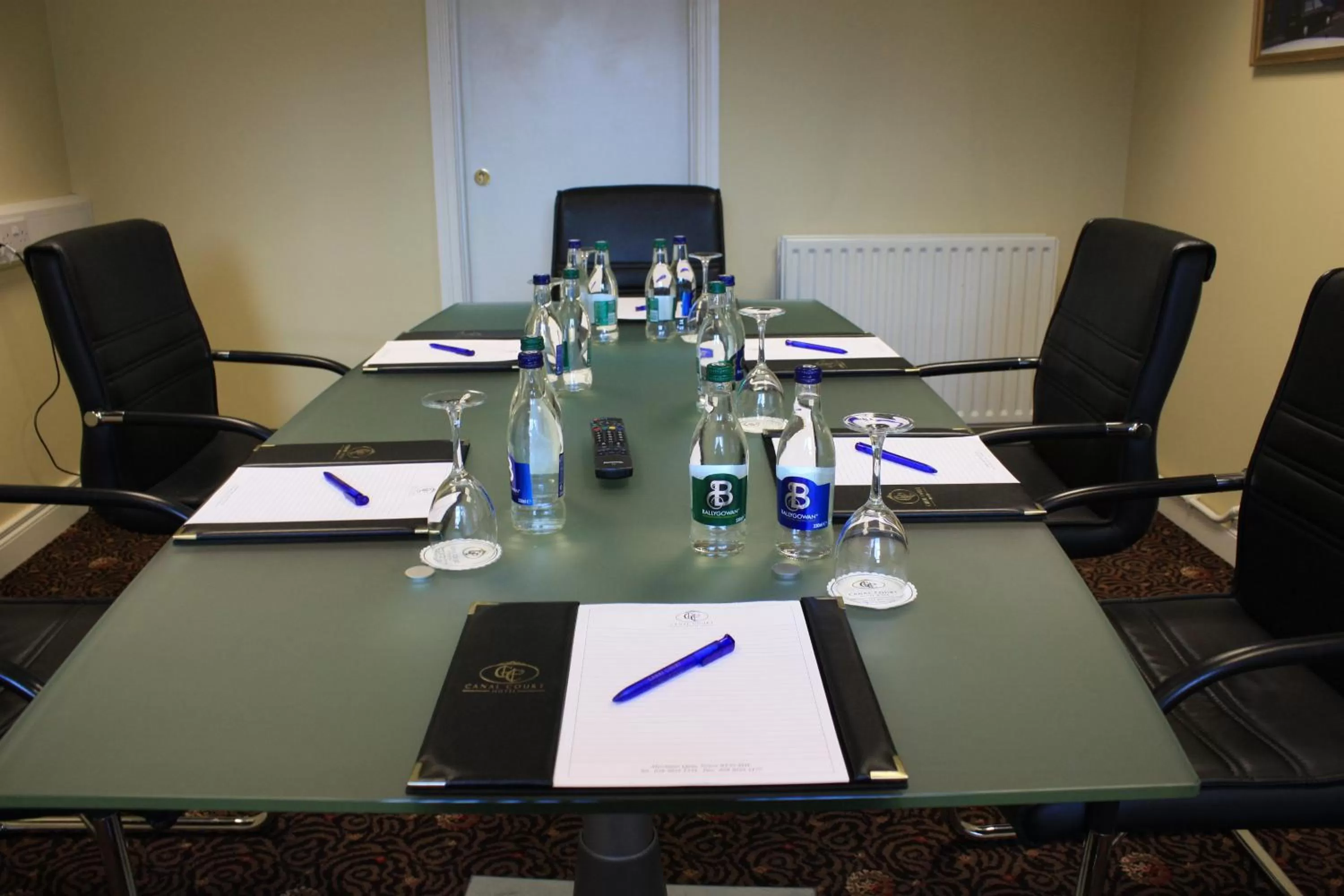 Area and facilities in Canal Court