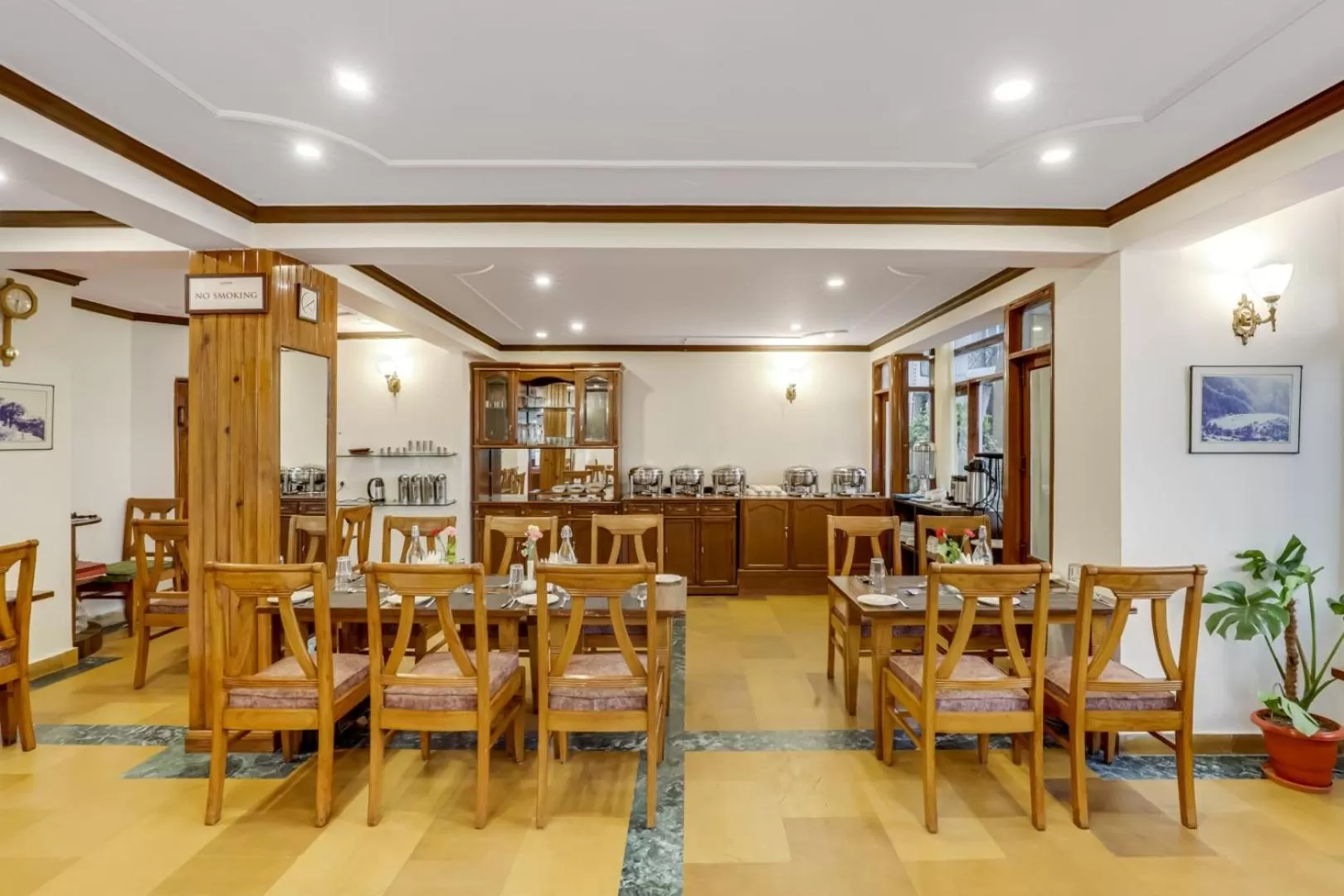 Restaurant/places to eat in Summit Le Royale Hotel, Shimla