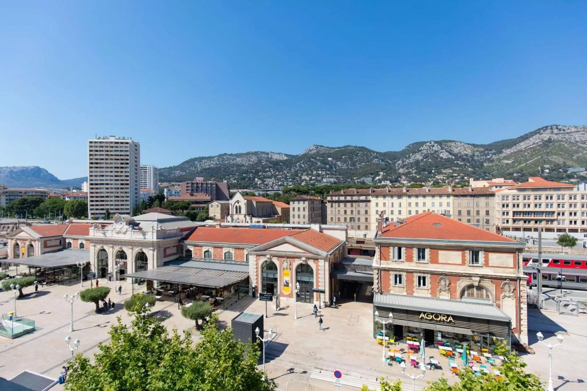 City view in Grand Hôtel de la Gare Toulon - Boutique Hôtel