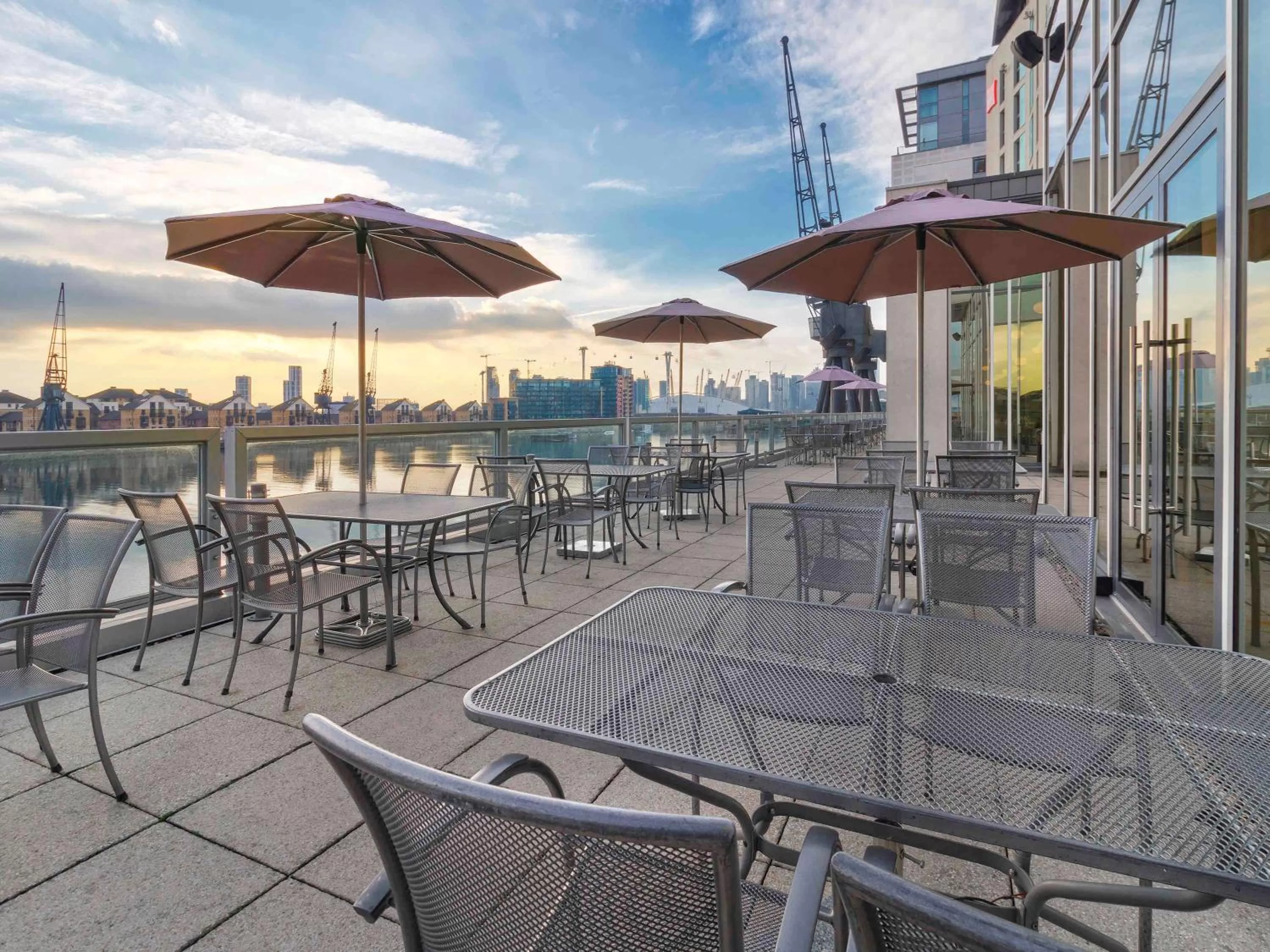 Restaurant/places to eat in Novotel London Excel