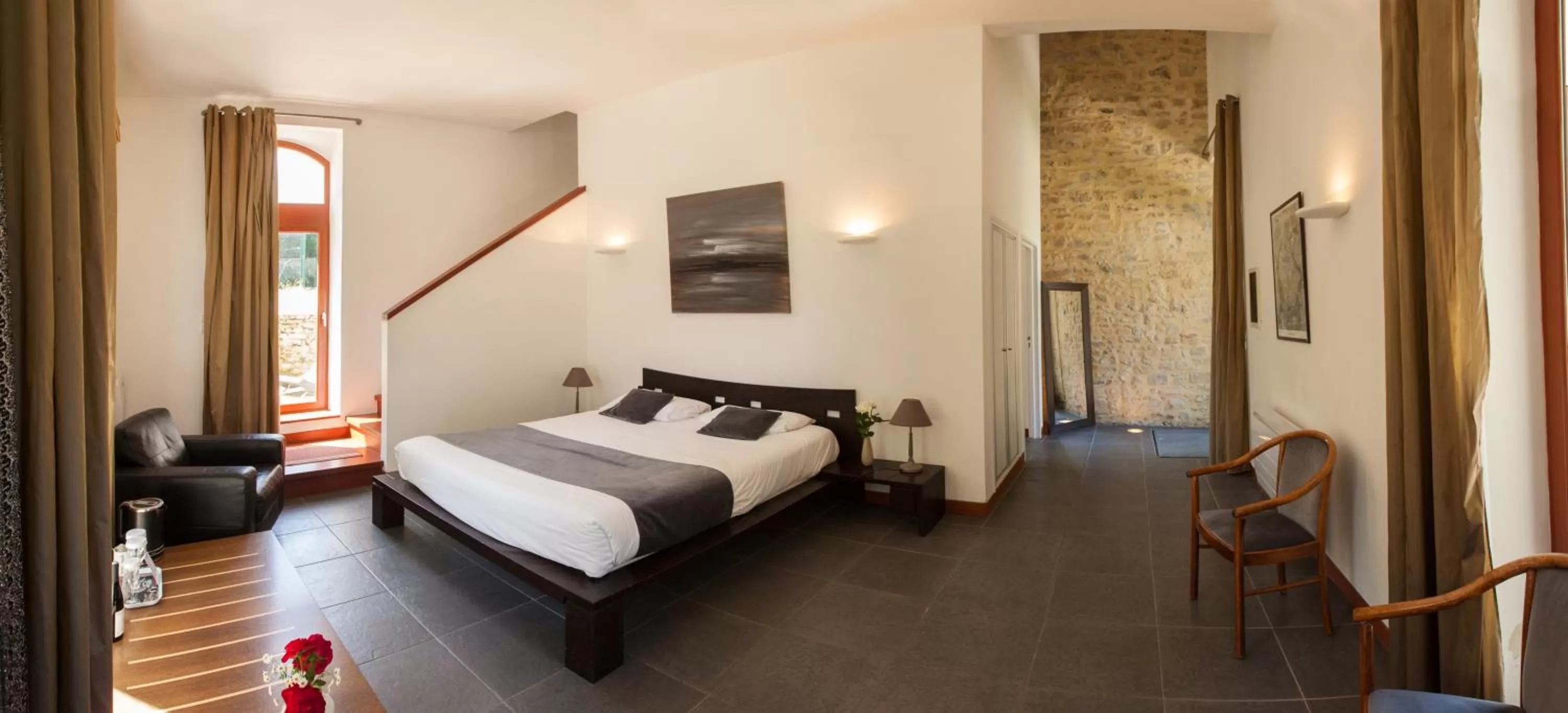 Photo of the whole room, Bed in Château de Bellefontaine - Teritoria