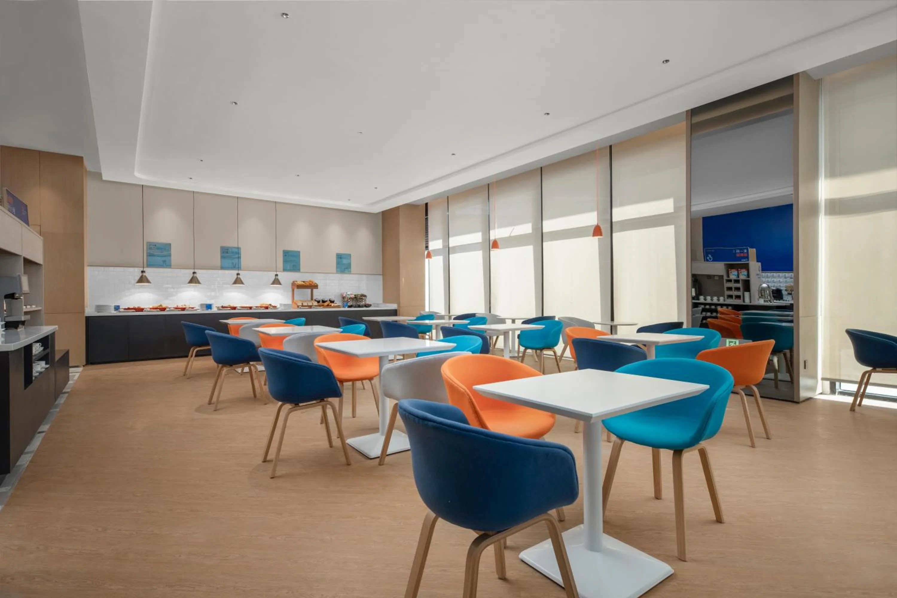 Restaurant/places to eat in Holiday Inn Express Nantong North Gateway by IHG