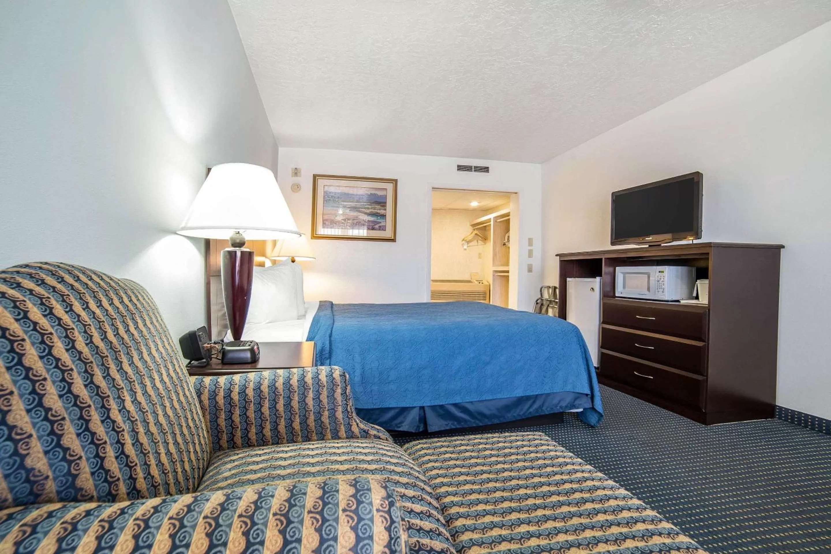 Photo of the whole room, Bed in Quality Inn