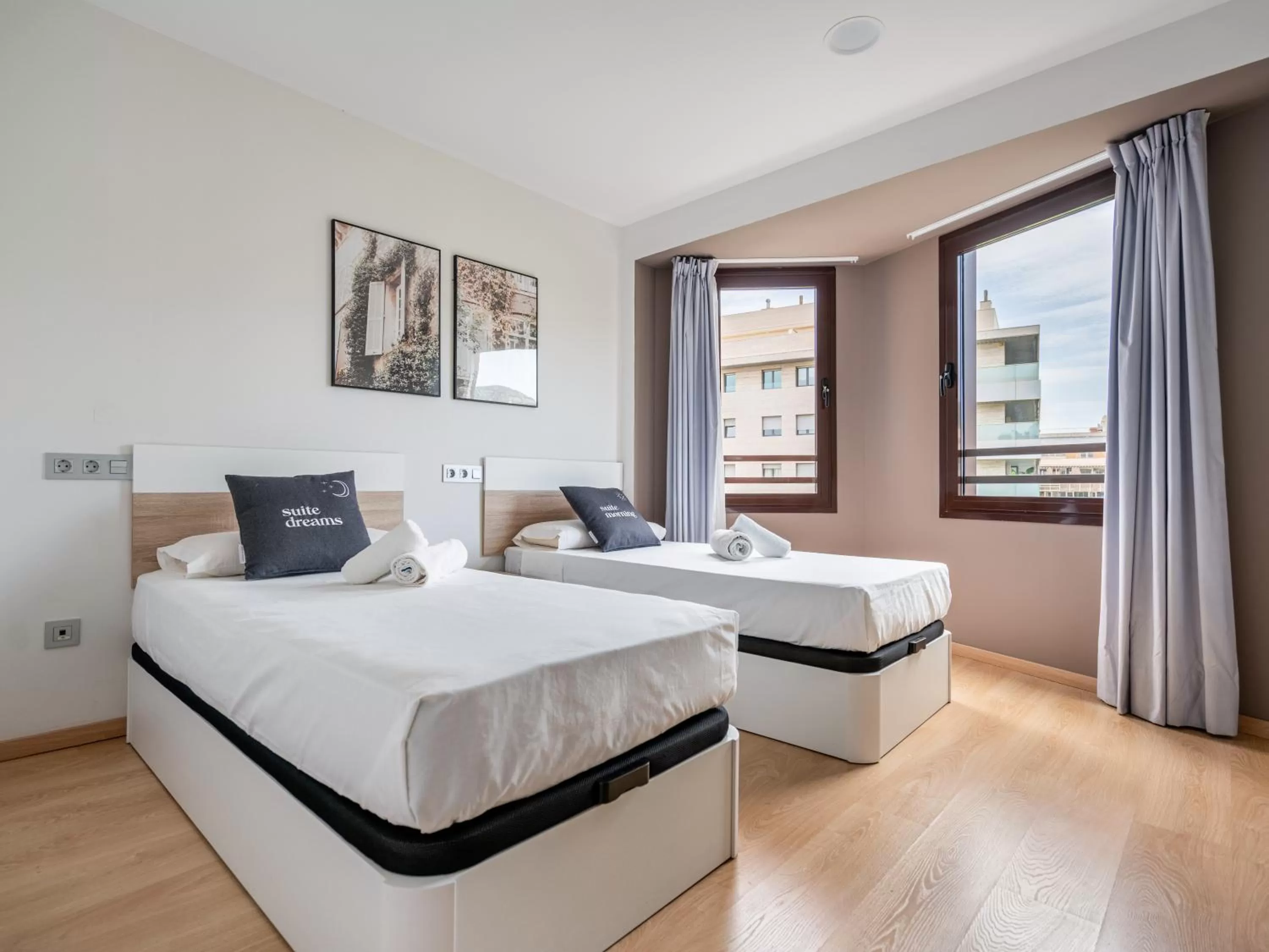 Bed in Limehome Barcelona Carrer de Fontcoberta - Digital Access