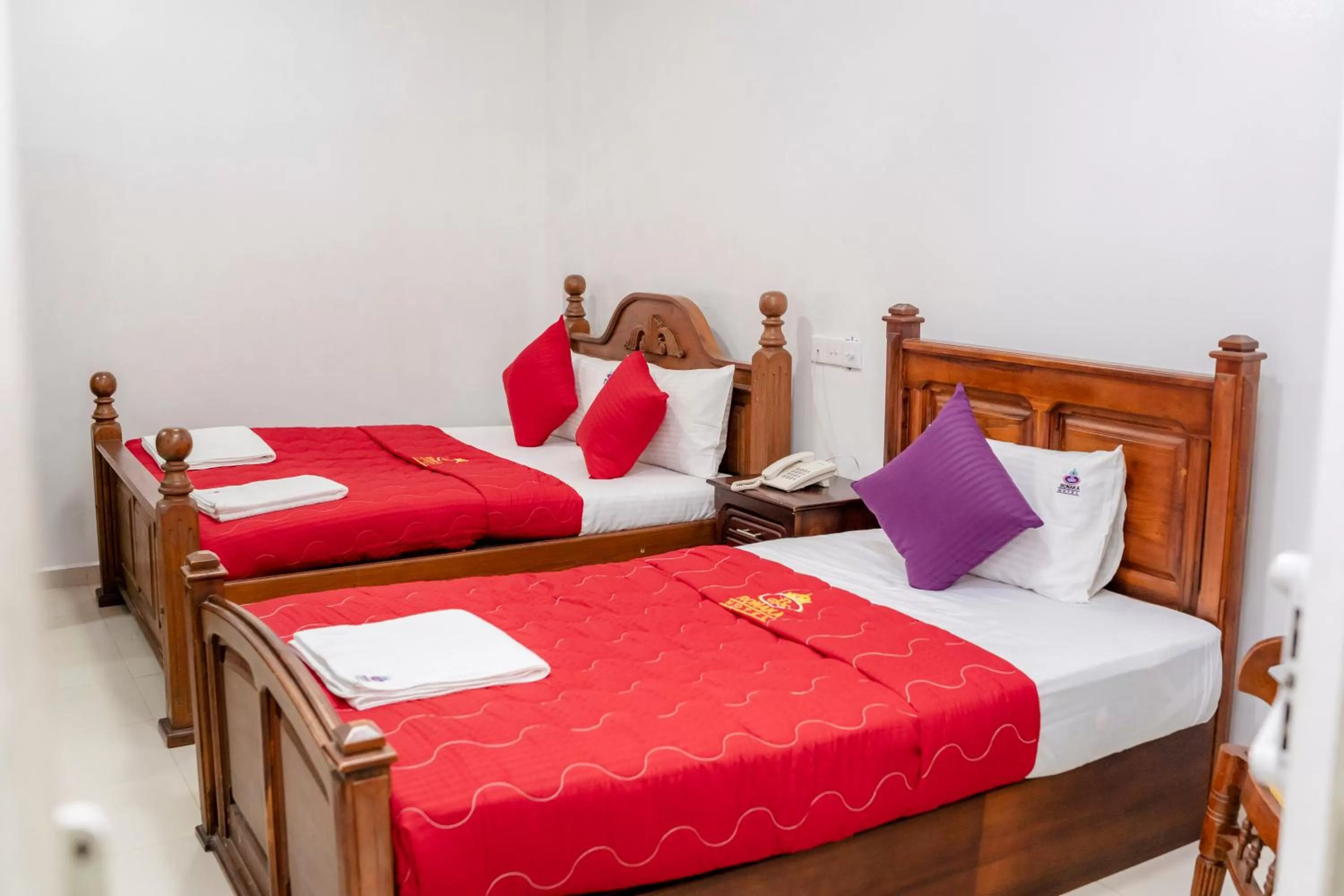 Bed in Ronaka Airport Transit Hotel