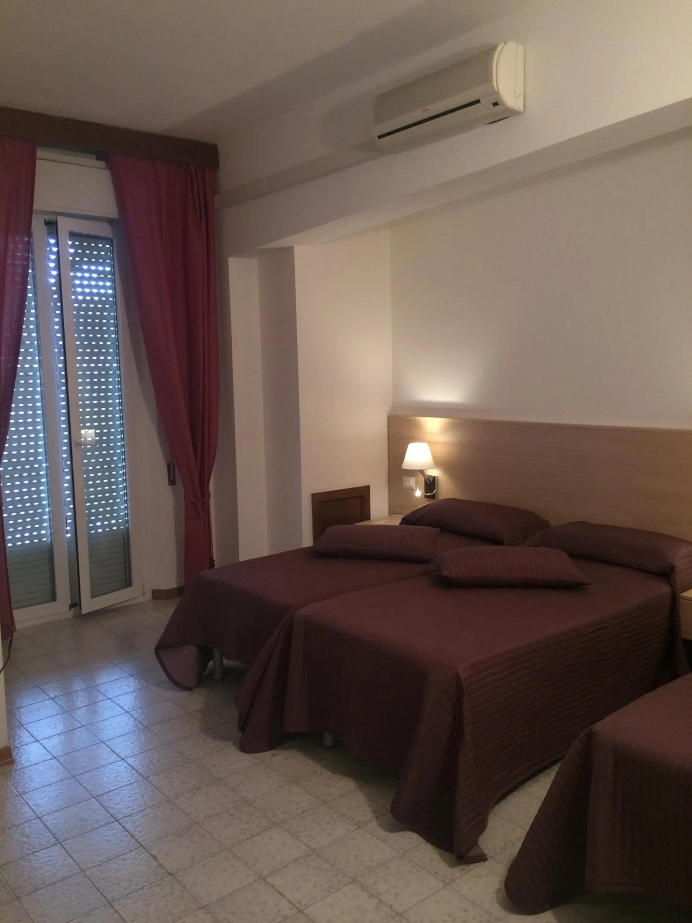 Bathroom, Bed in La Cantinella