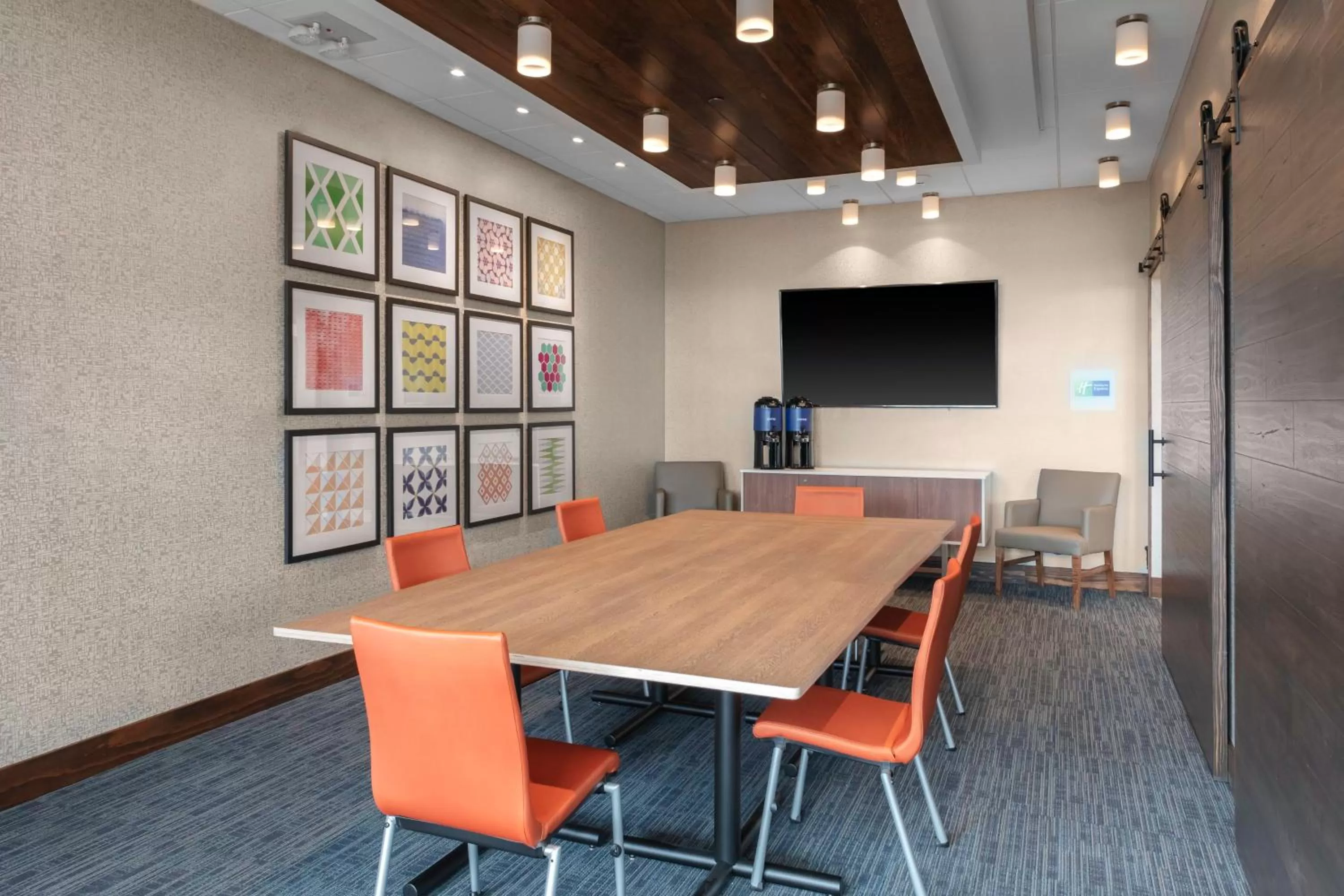 Meeting/conference room in Holiday Inn Express & Suites - The Dalles by IHG