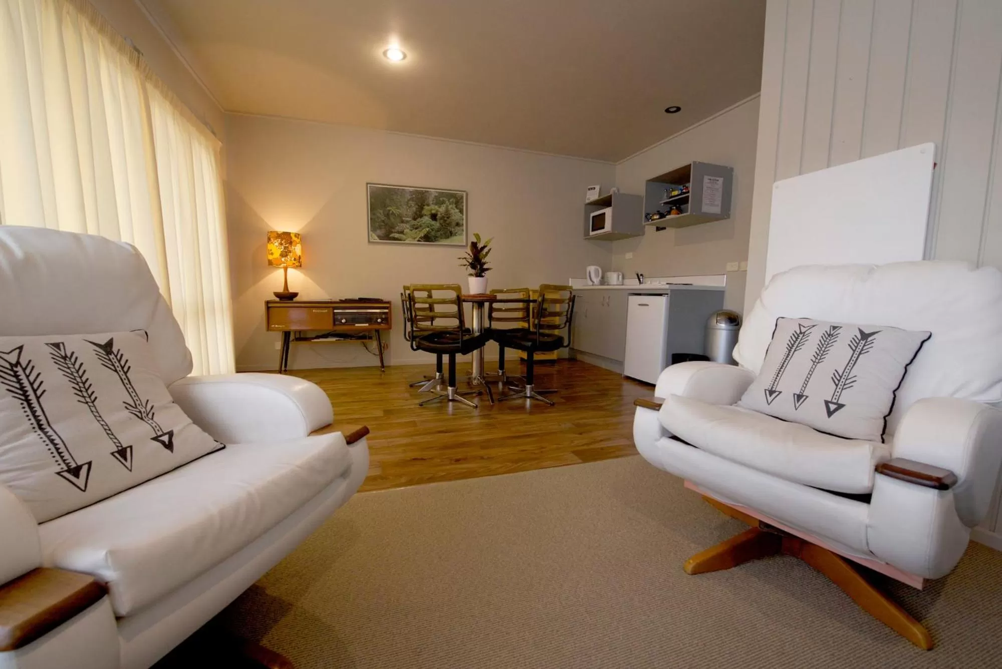 Day in The Lake Motel