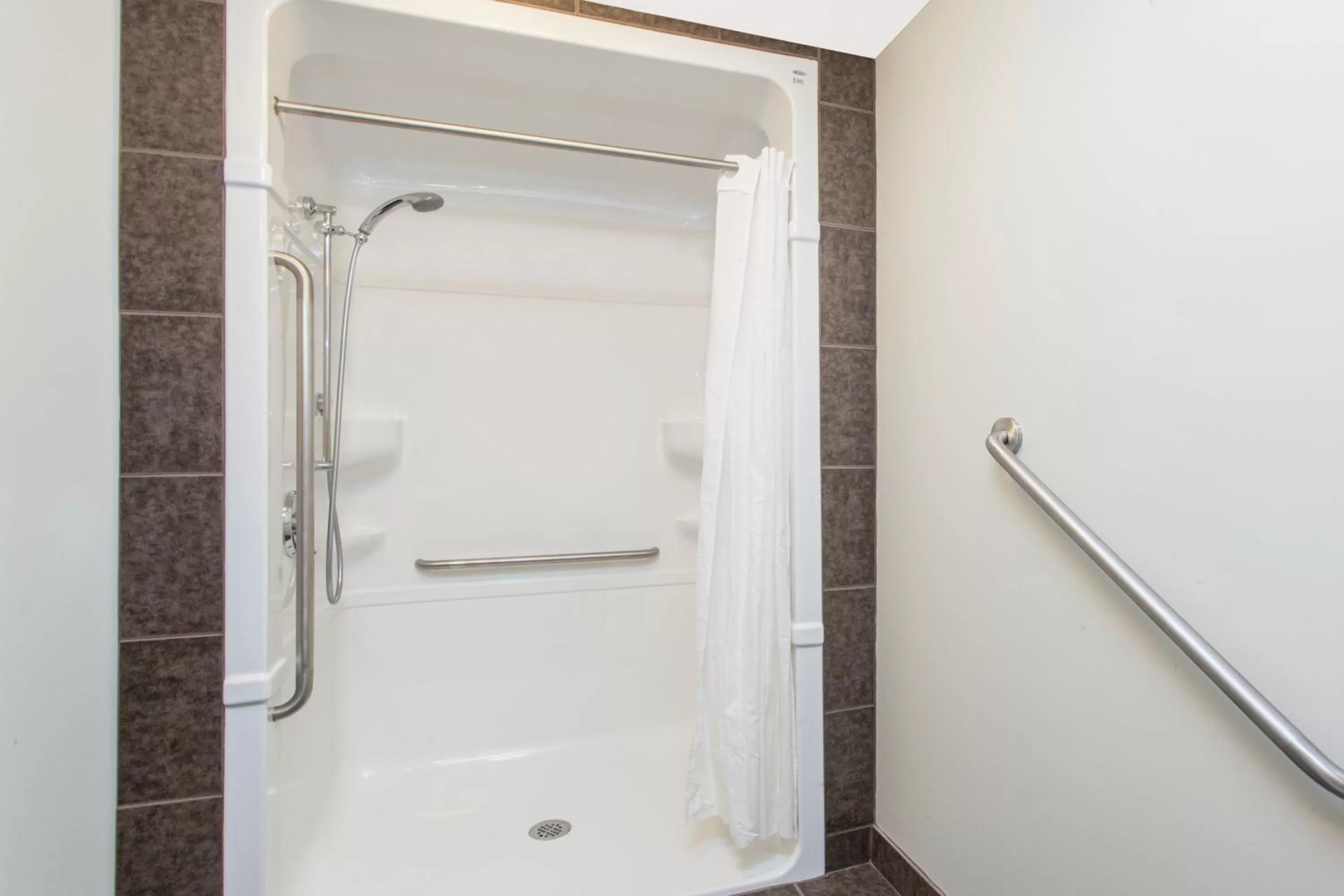 Bathroom in Super 8 by Wyndham Red Lake ON