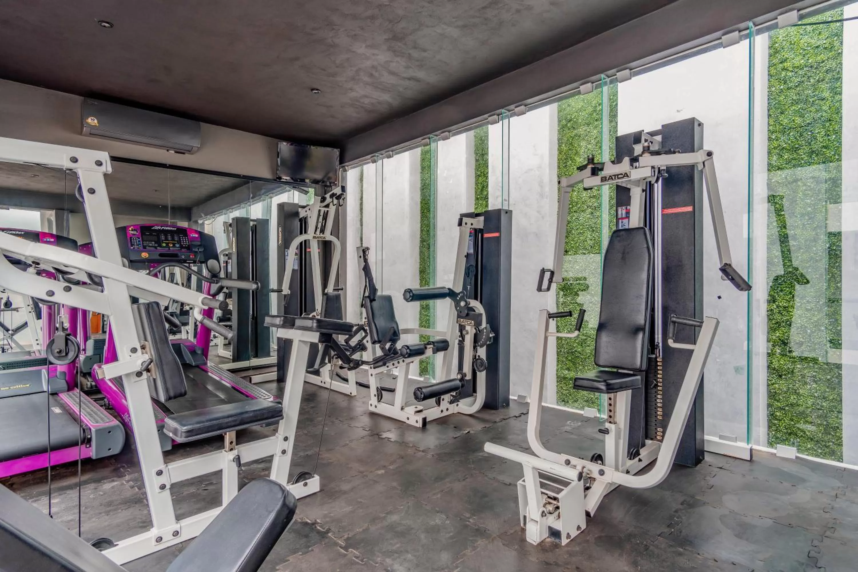 Fitness centre/facilities in Youssef Exceptionnel Merida
