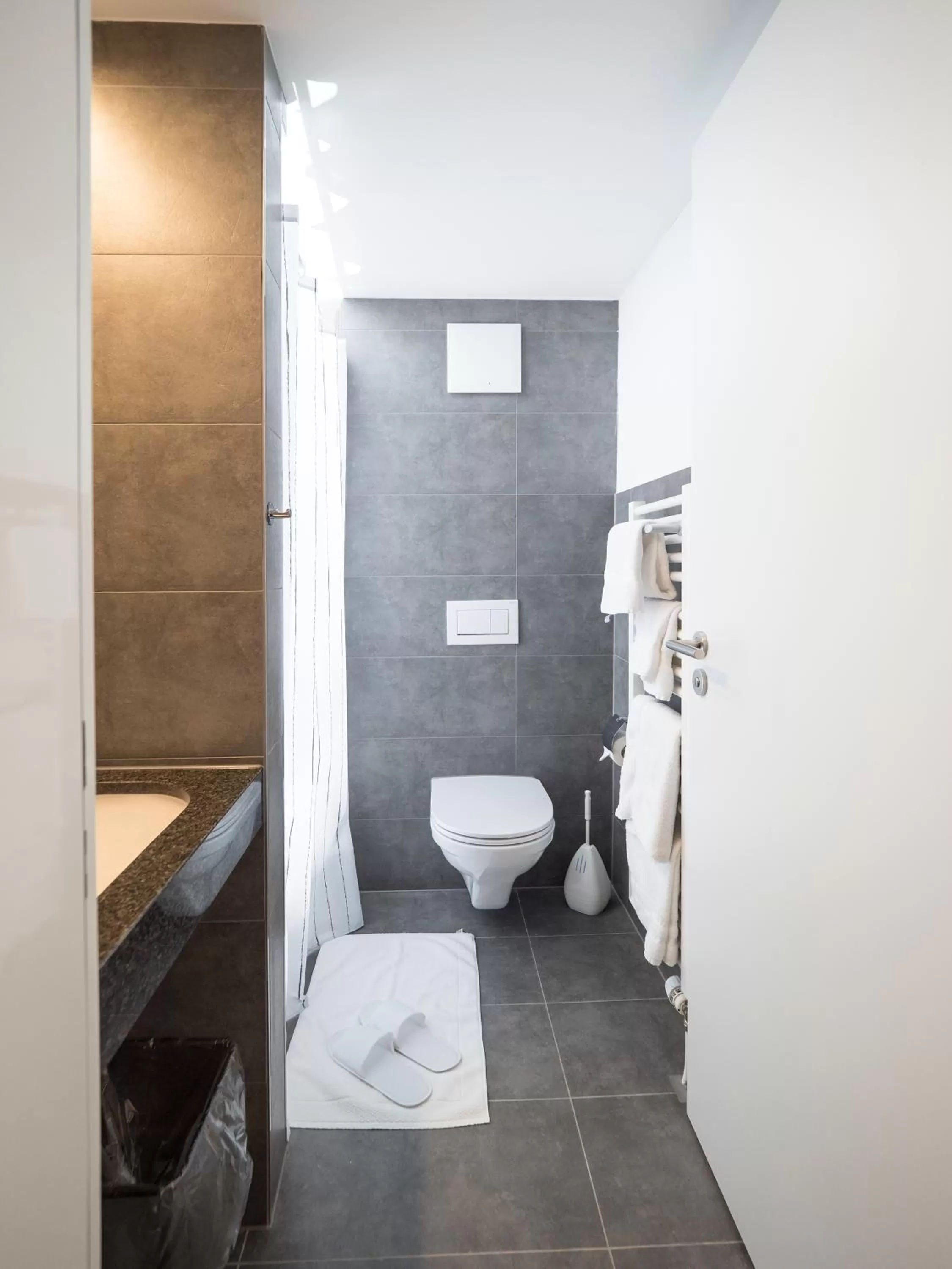 Bathroom in Aparthotel Bären