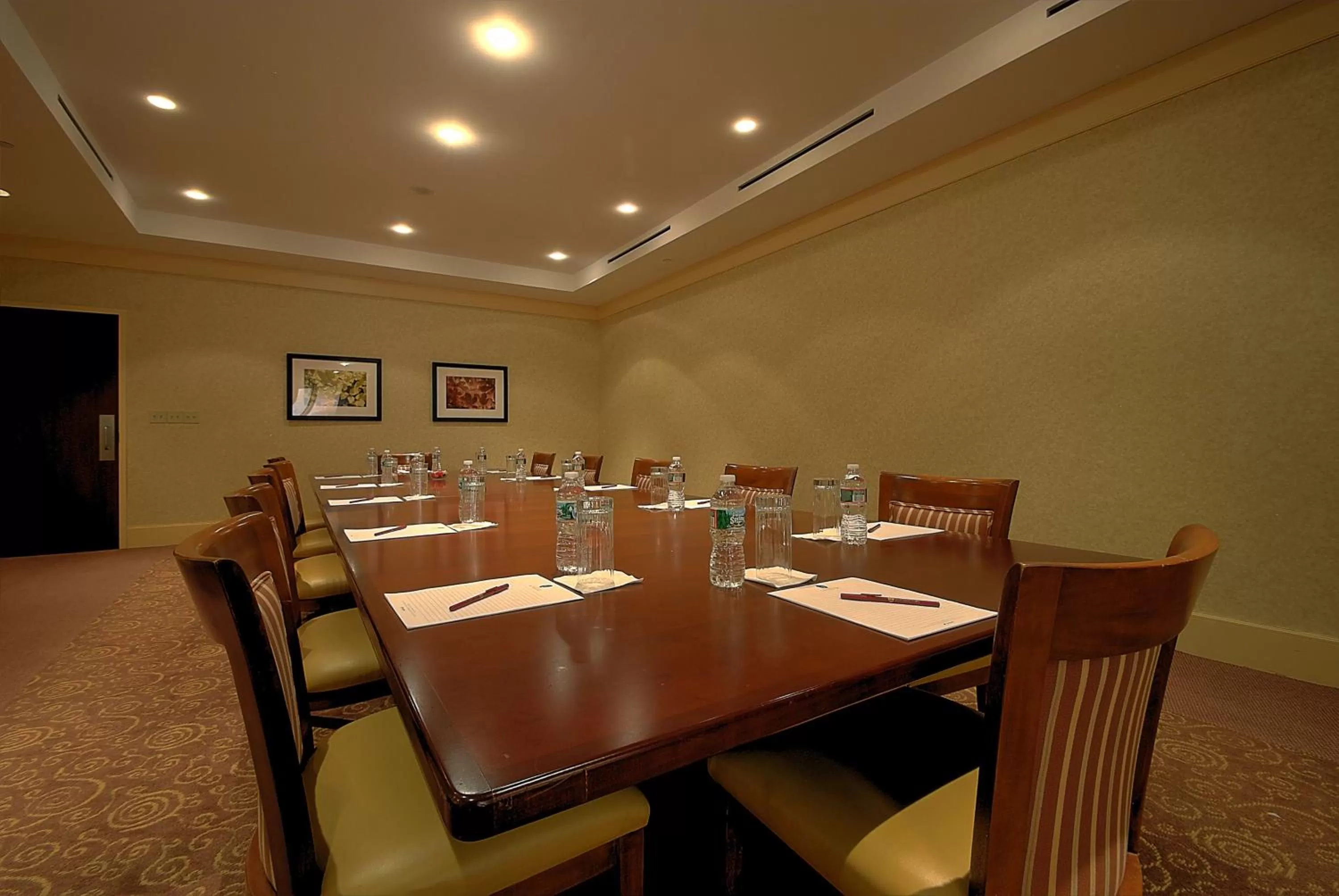 Business facilities in Wellsworth Hotel