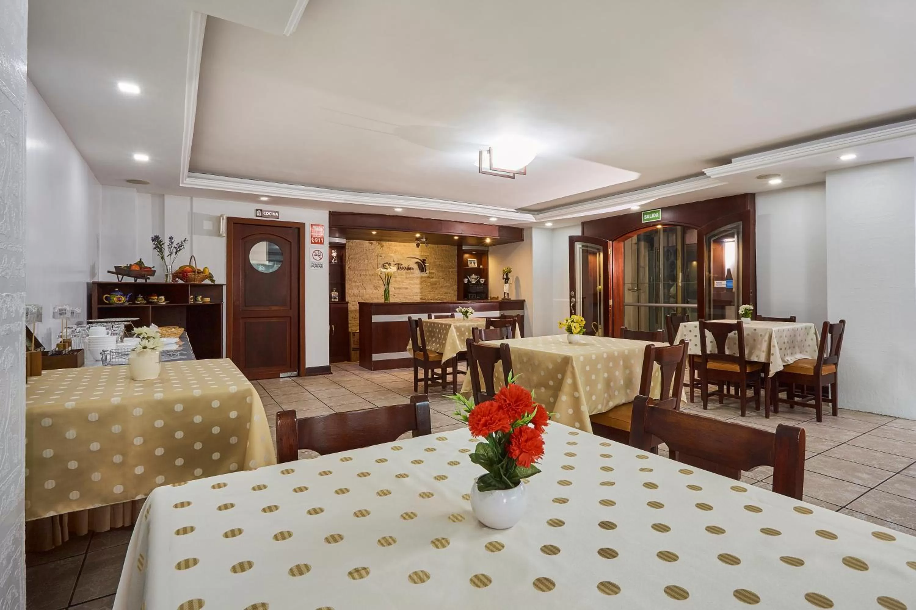 Restaurant/places to eat in Hotel Podocarpus