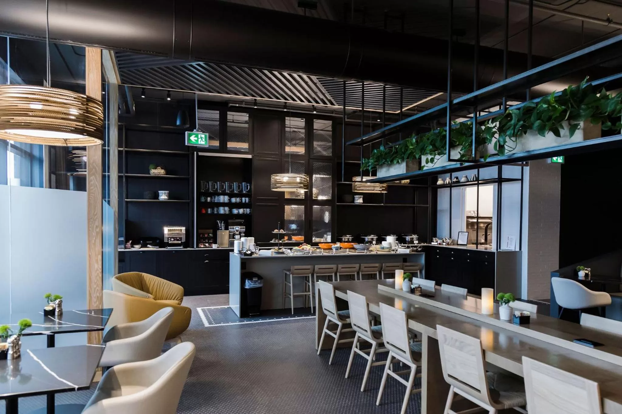 Lounge or bar in Alt Hotel Saskatoon