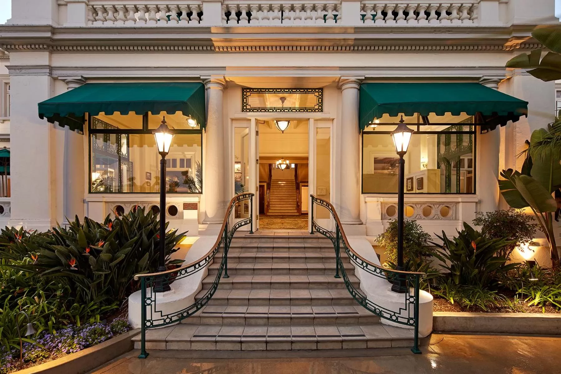 Property building in Glorietta Bay Inn