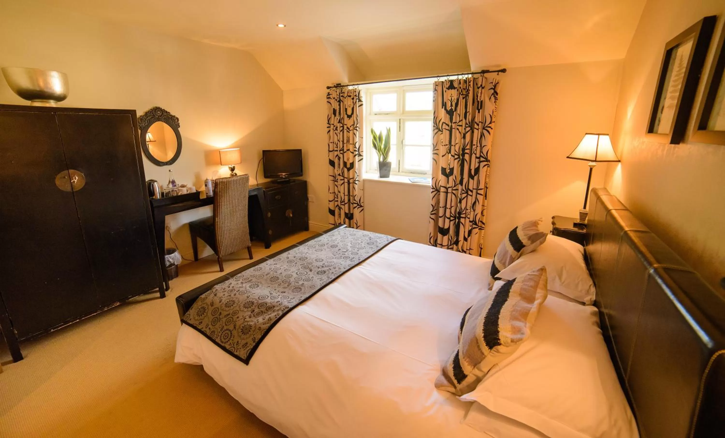 Bedroom, Bed in The Kings Arms