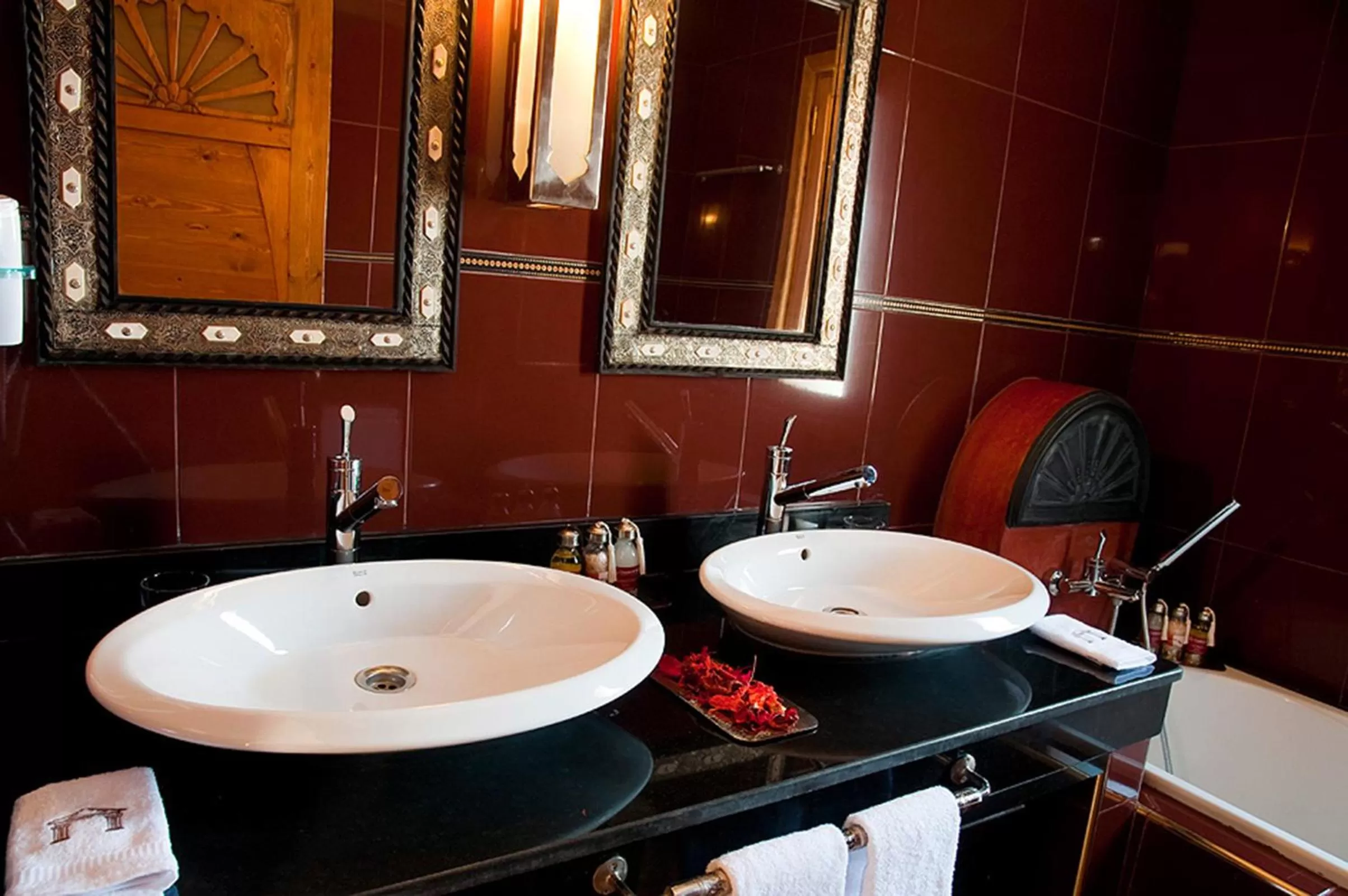 Bathroom in Le Temple Des Arts