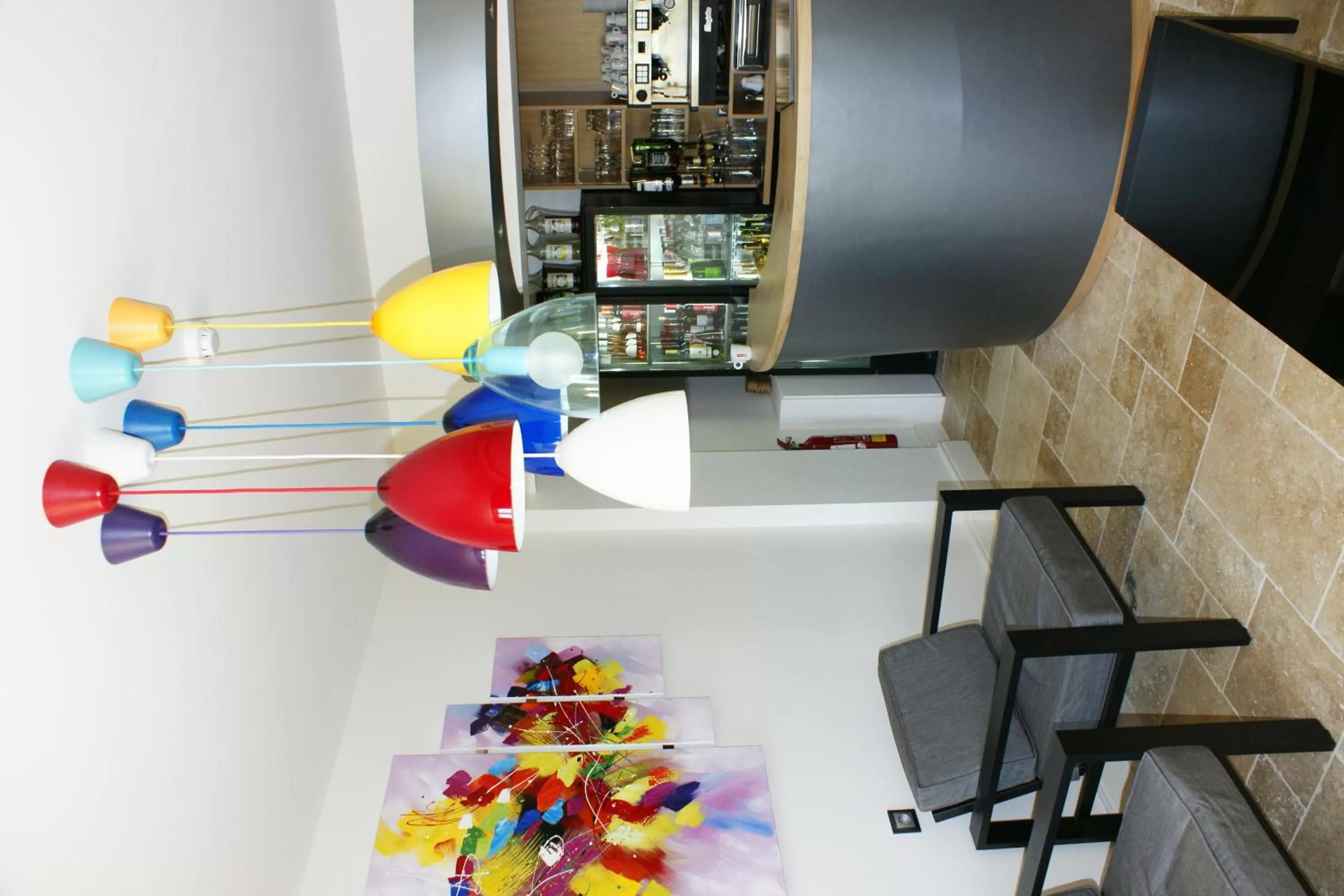 Lounge or bar in Logis- Hôtel Spa Restaurant l'Epicurial