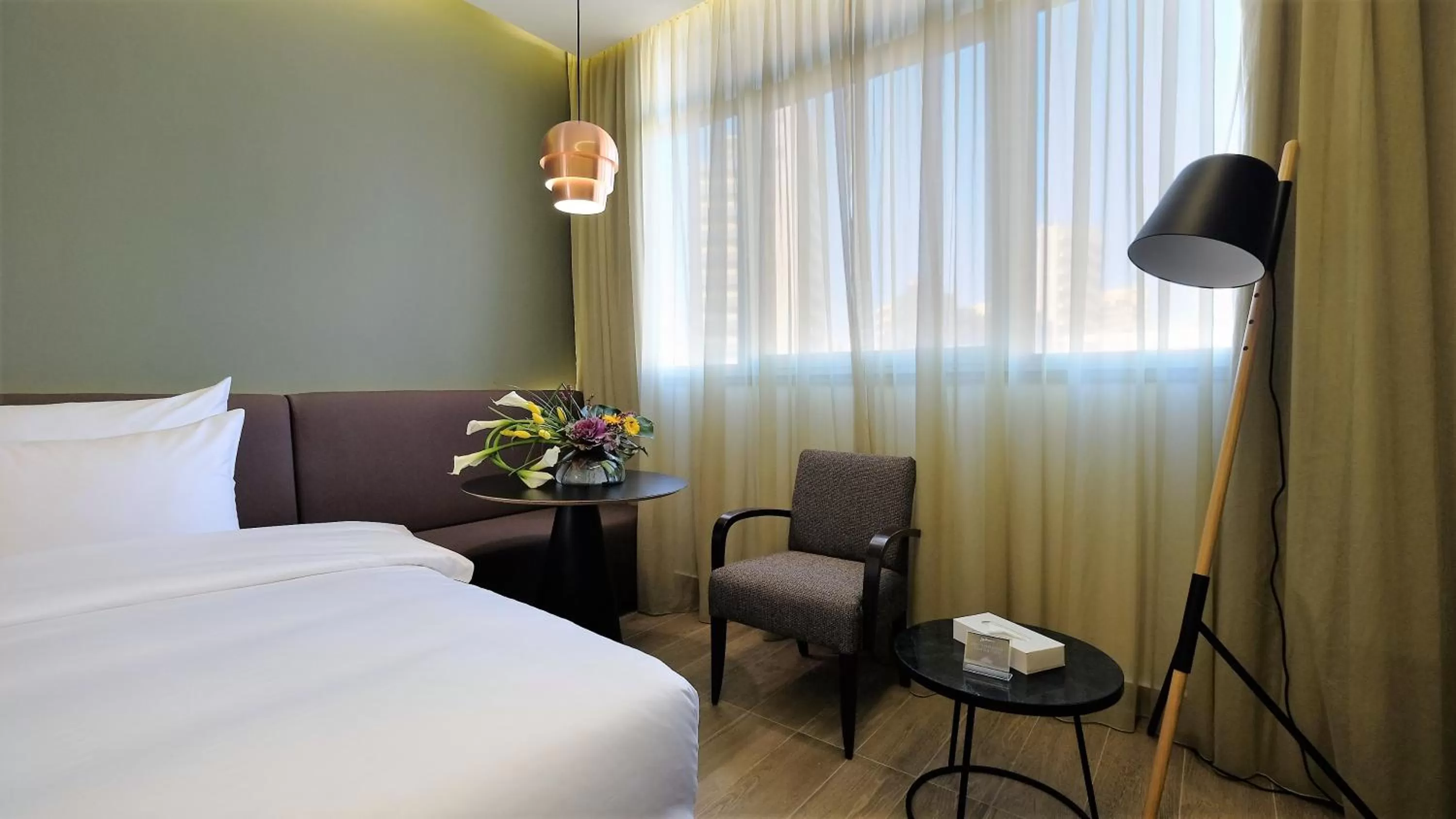 Bedroom, Bed in Radisson Blu Hotel, Beirut Verdun