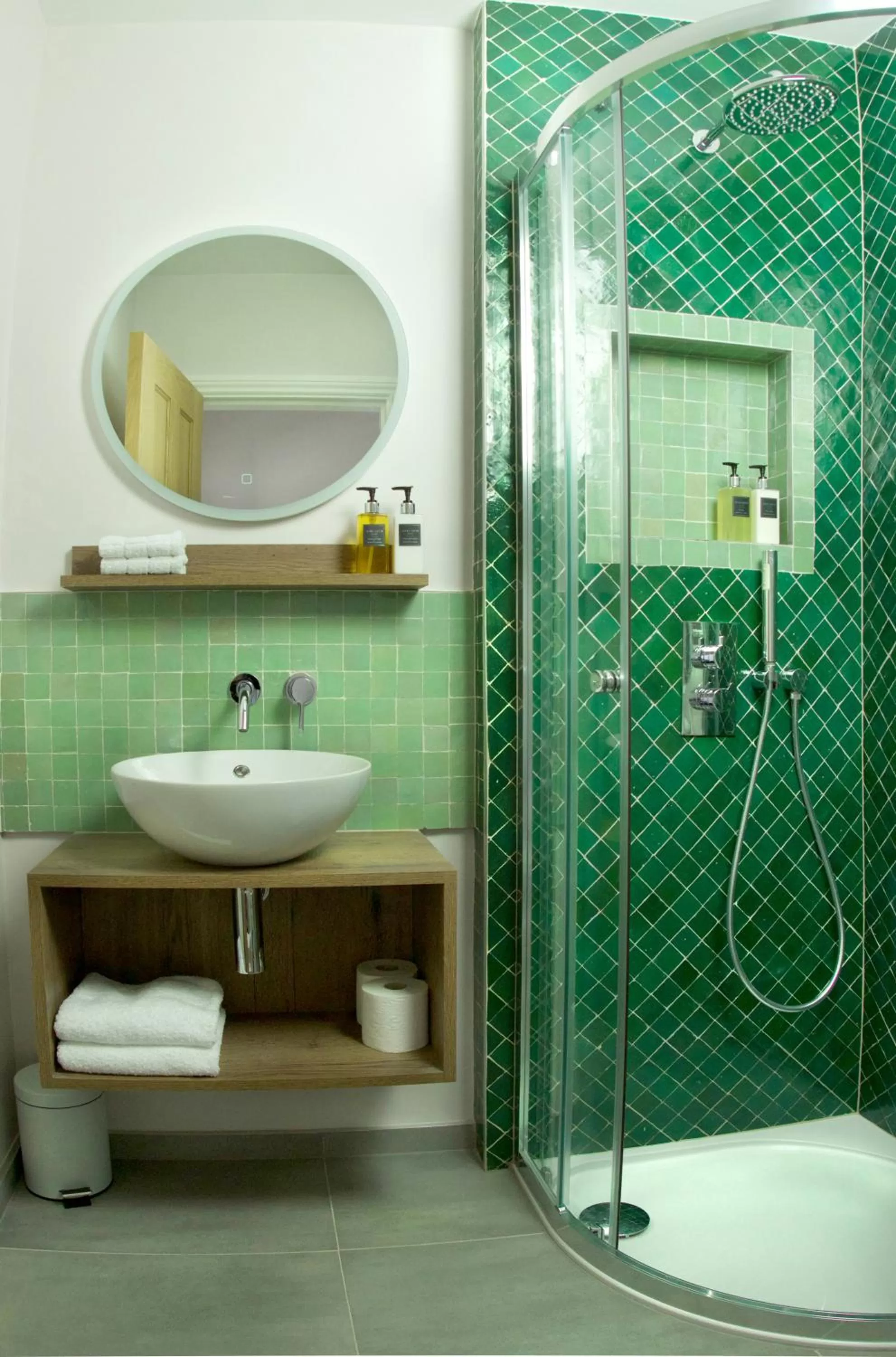 Shower in The Kings Arms