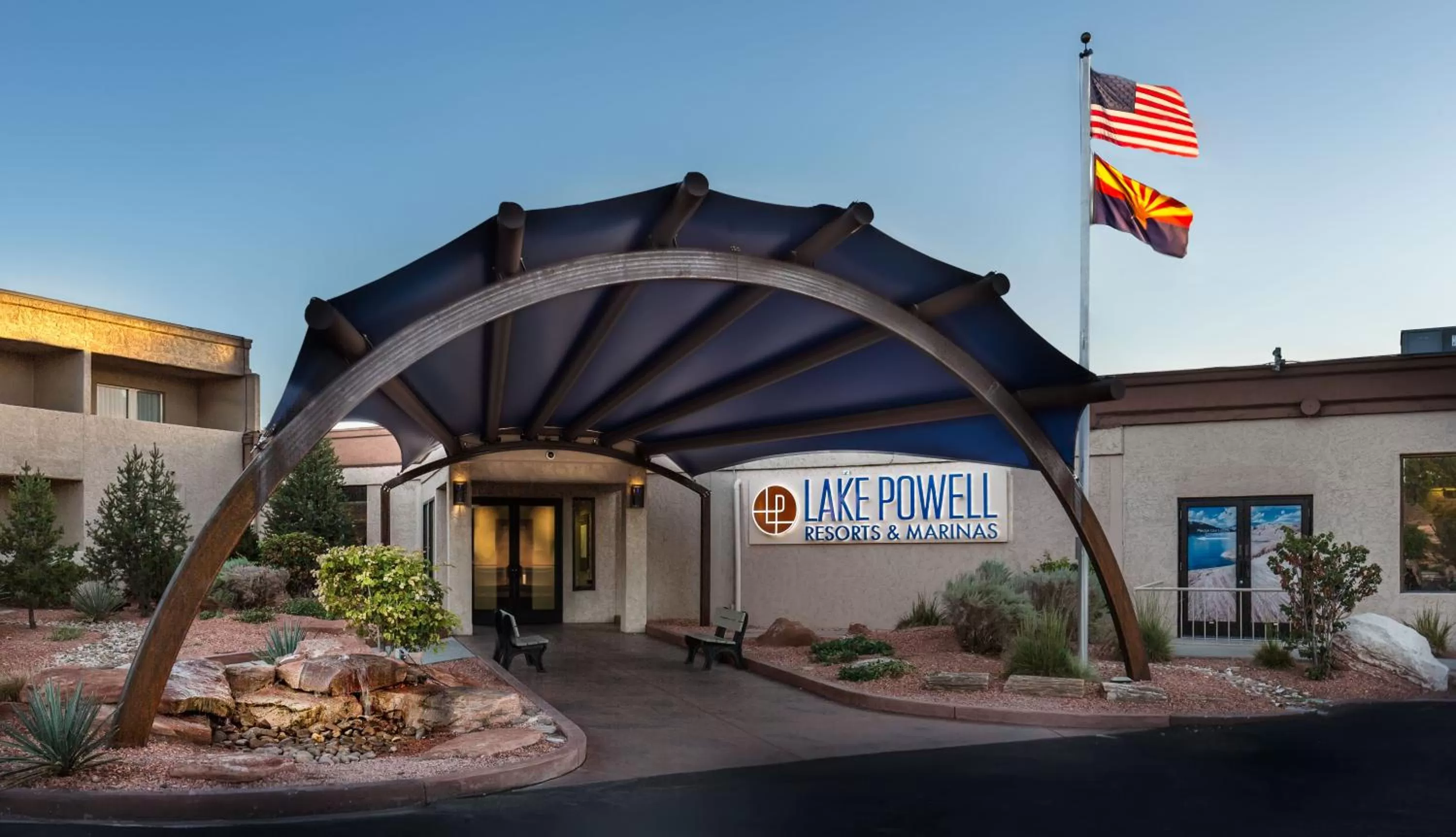Facade/entrance in Lake Powell Resort