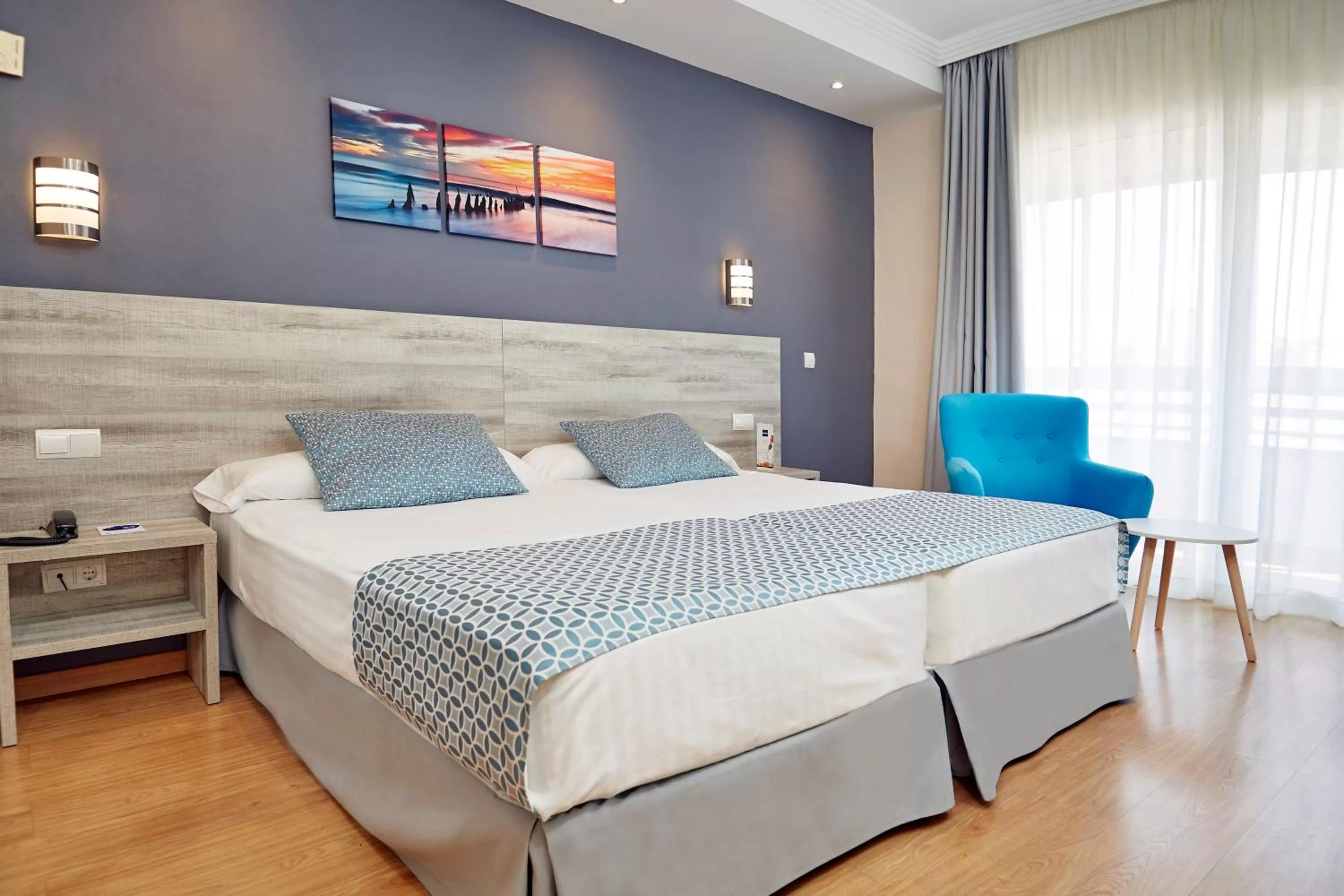 Family Room (2 Adults + 1 Child) in Sercotel Maya Alicante
