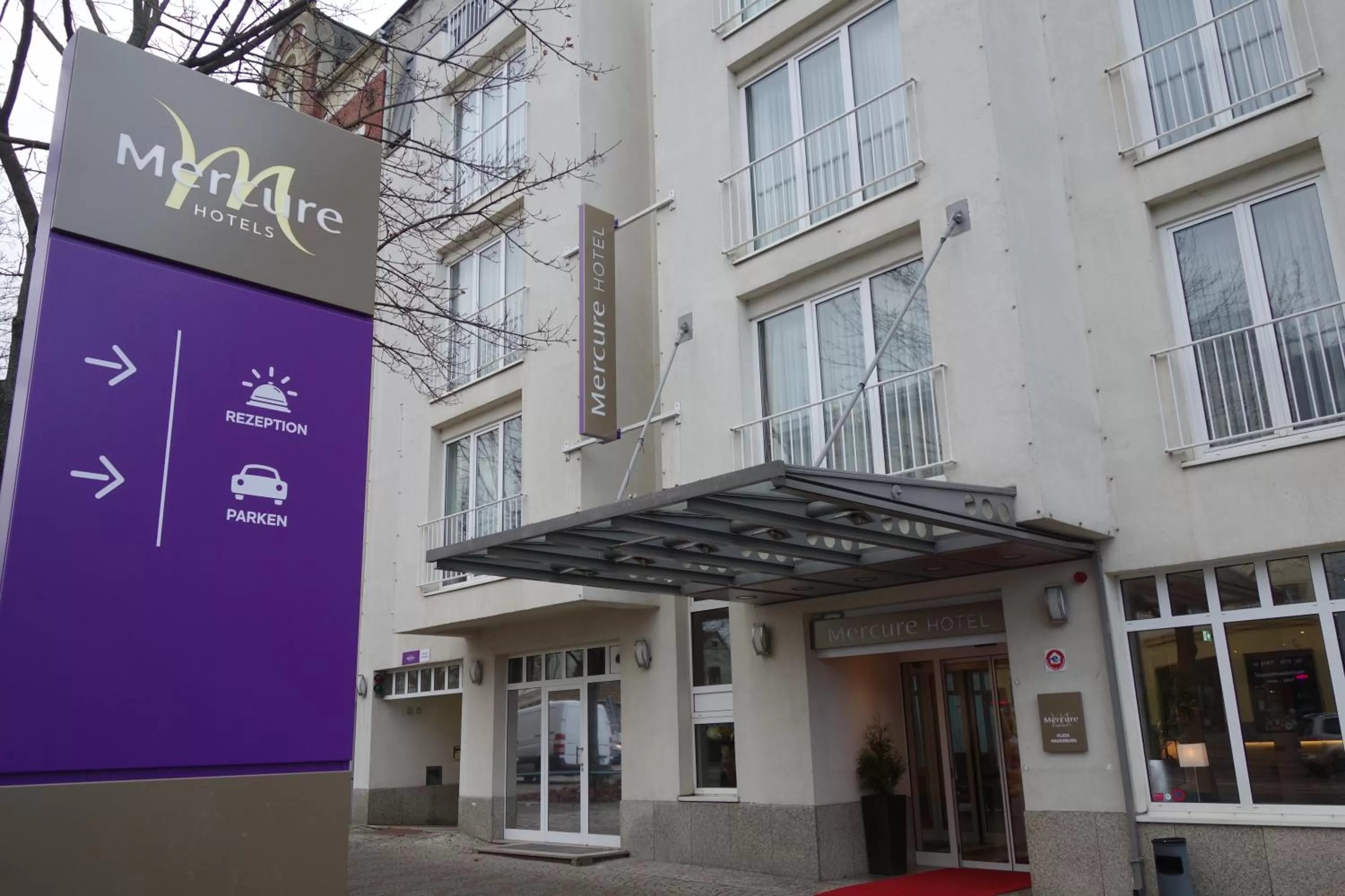 Facade/entrance in Mercure Hotel Plaza Magdeburg