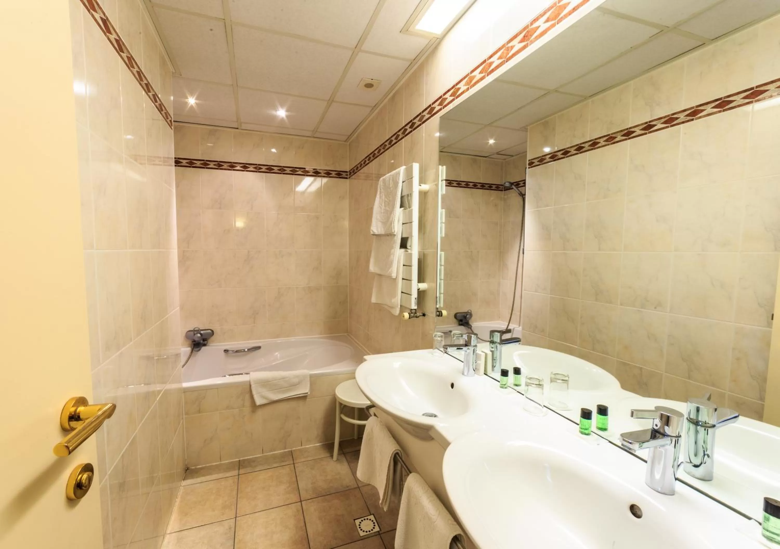 Bathroom in Hotel Pacific