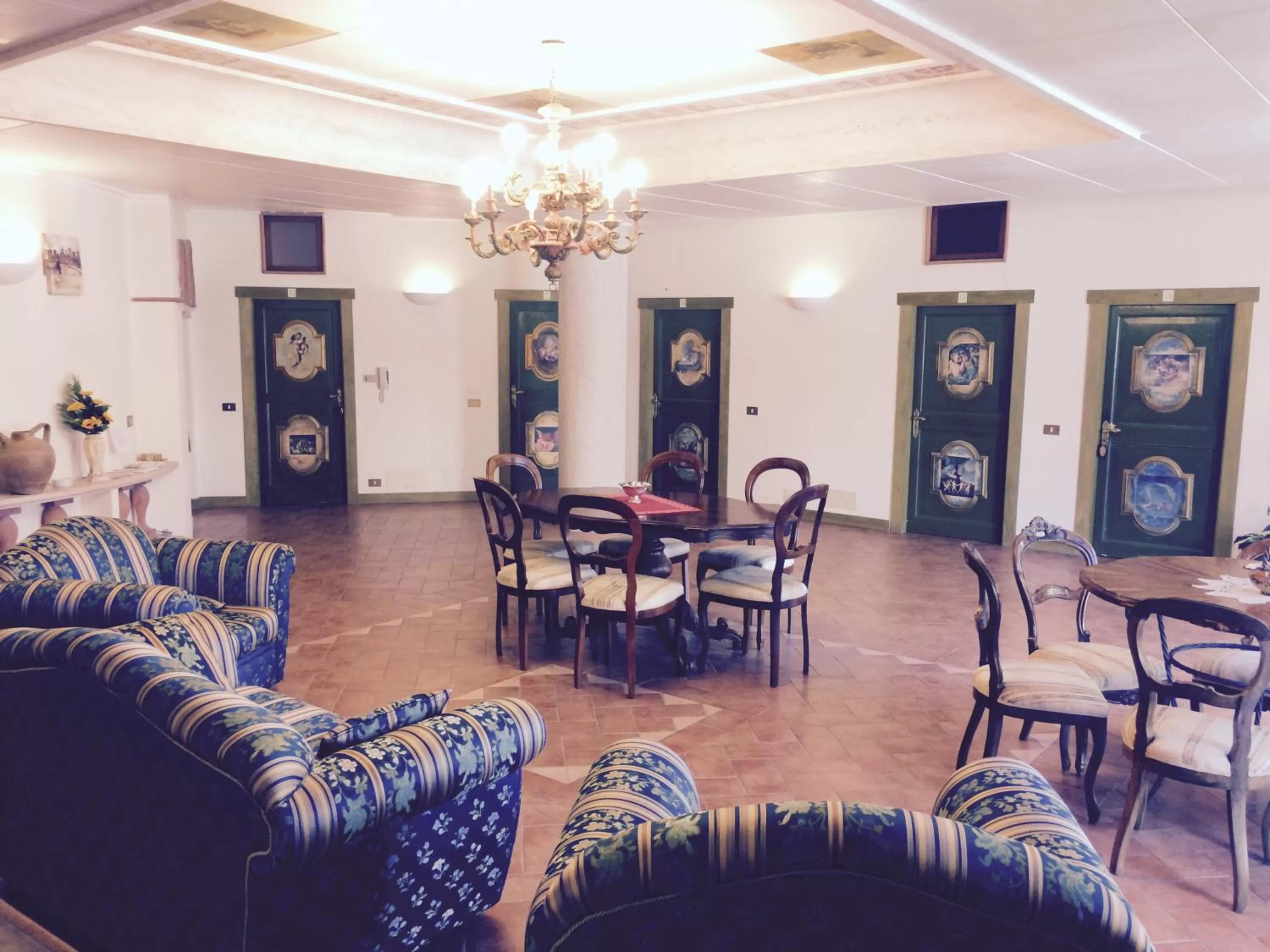 Communal lounge/ TV room, Restaurant/Places to Eat in La Lanterna