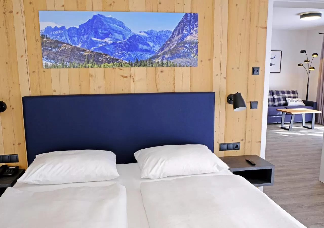 Bedroom, Bed in Hotel Bayerischer Hof