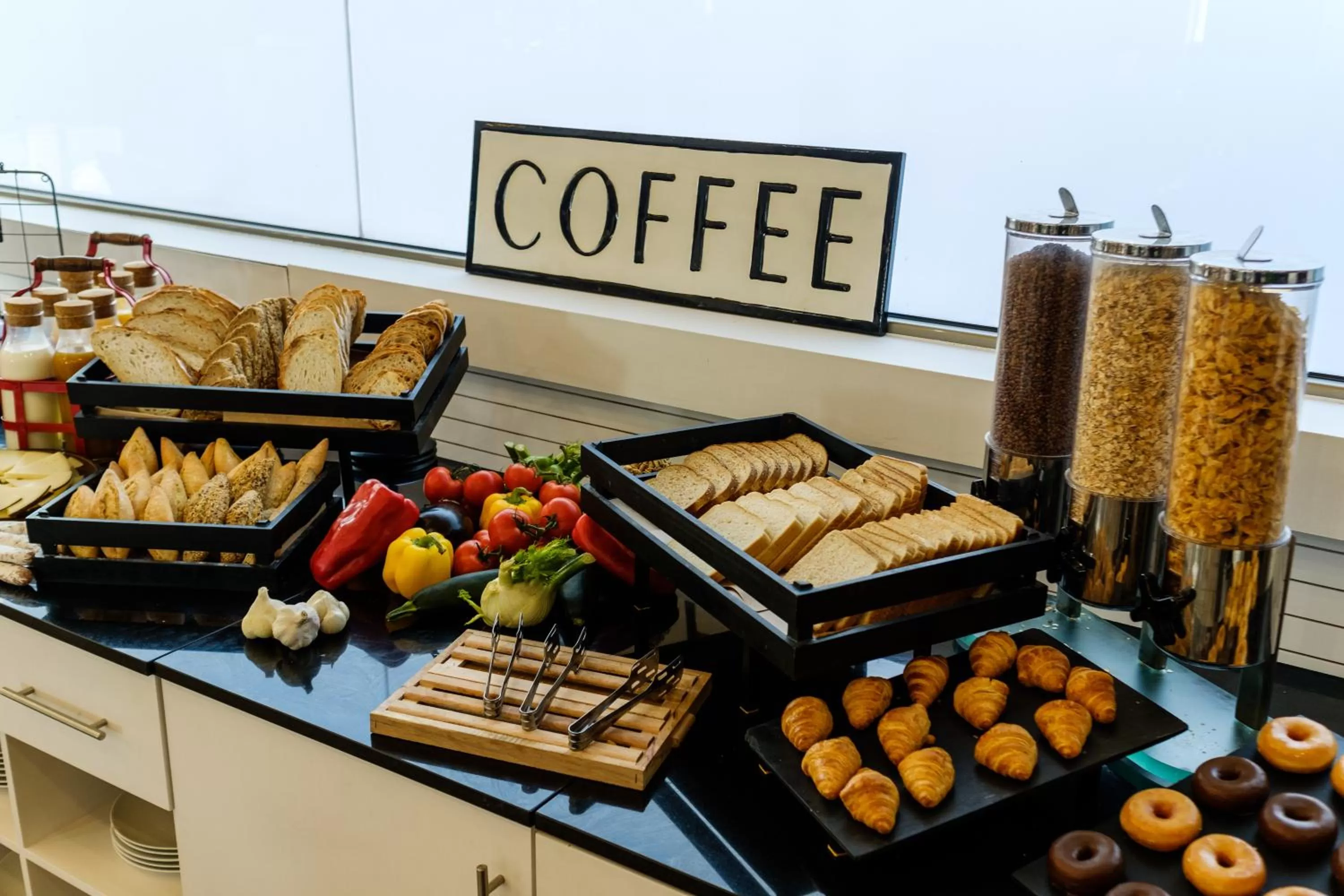 Food and drinks in Clement Barajas