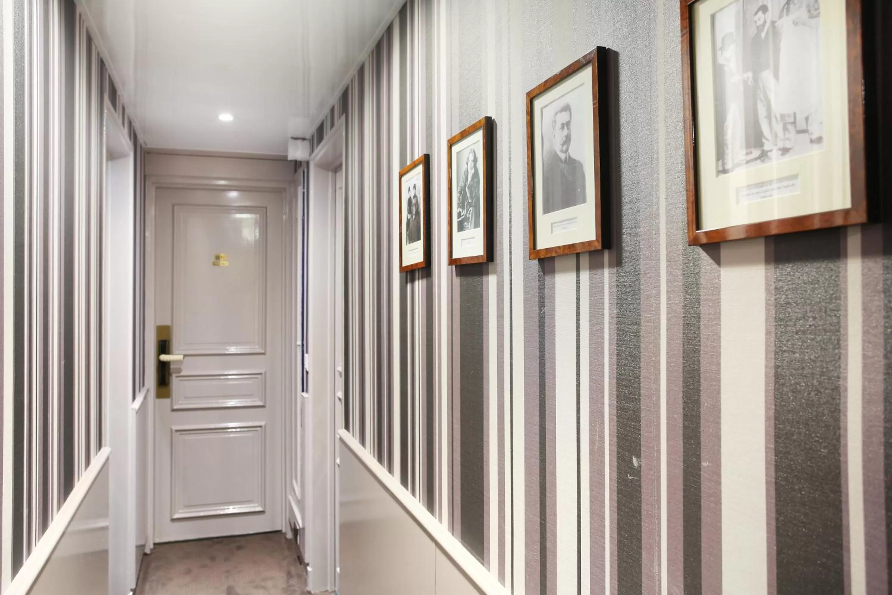 Decorative detail in Hotel Lautrec Opera