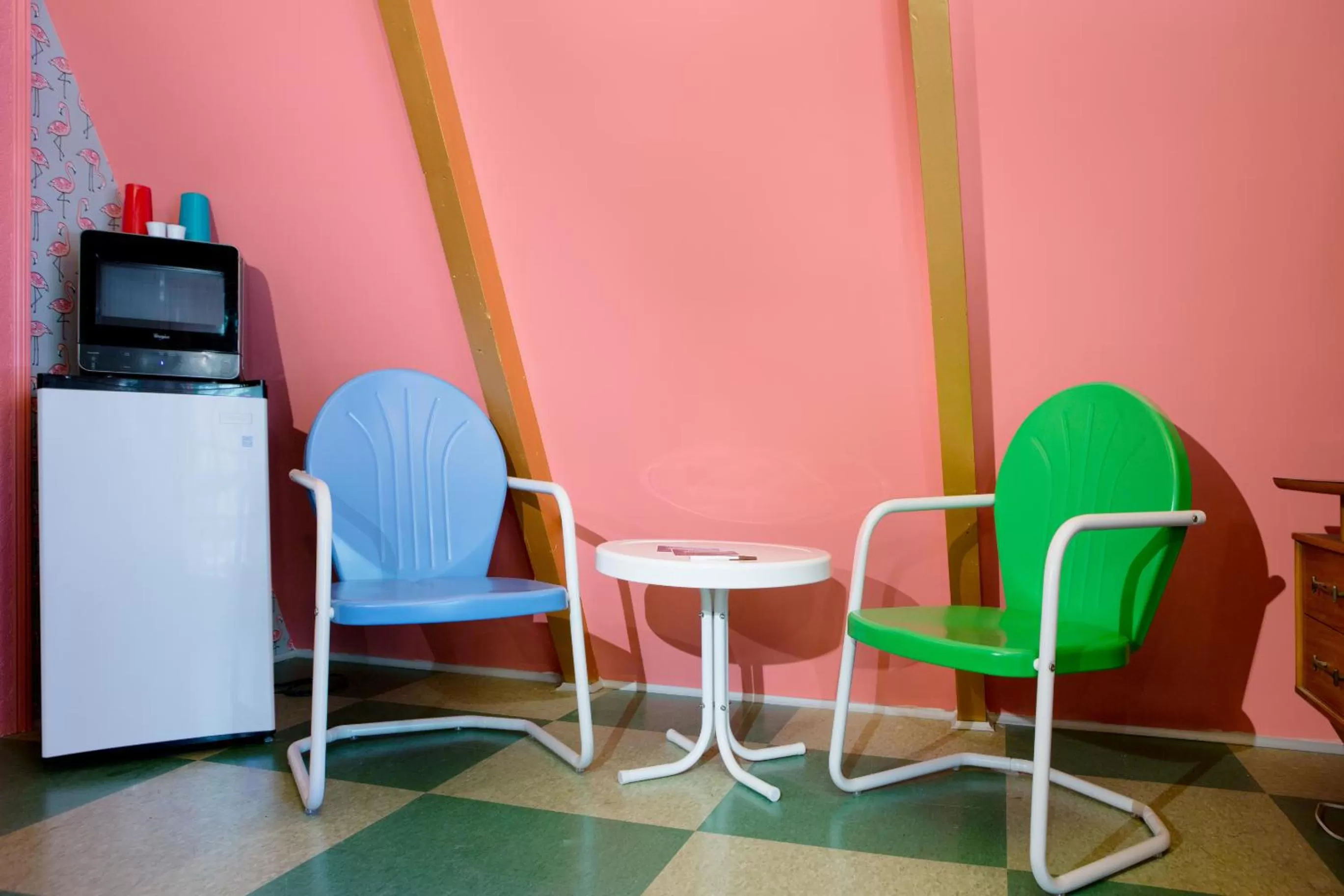 Hicksville Pines Chalets & Motel