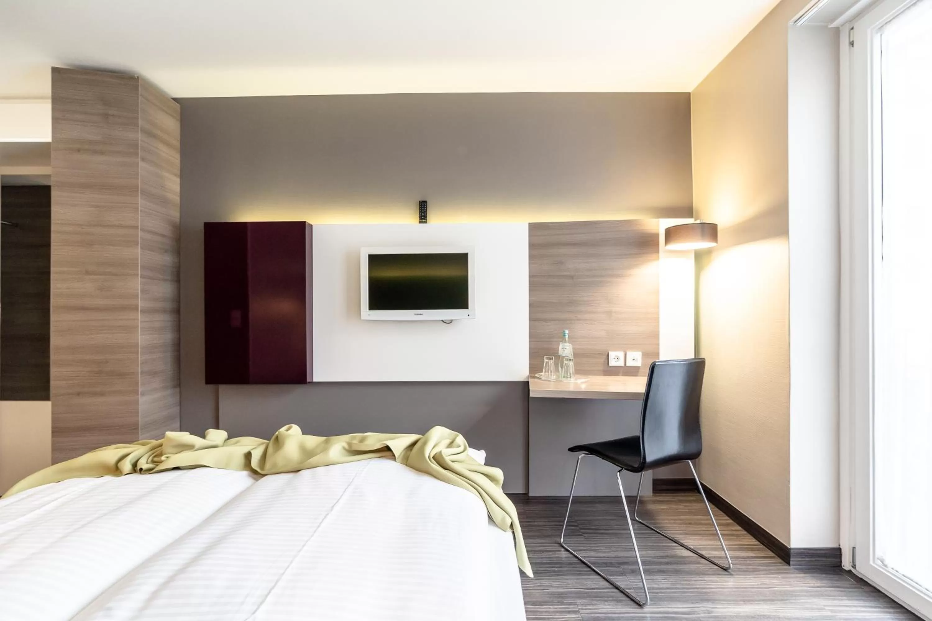 TV and multimedia, Bed in Hotel Demas City