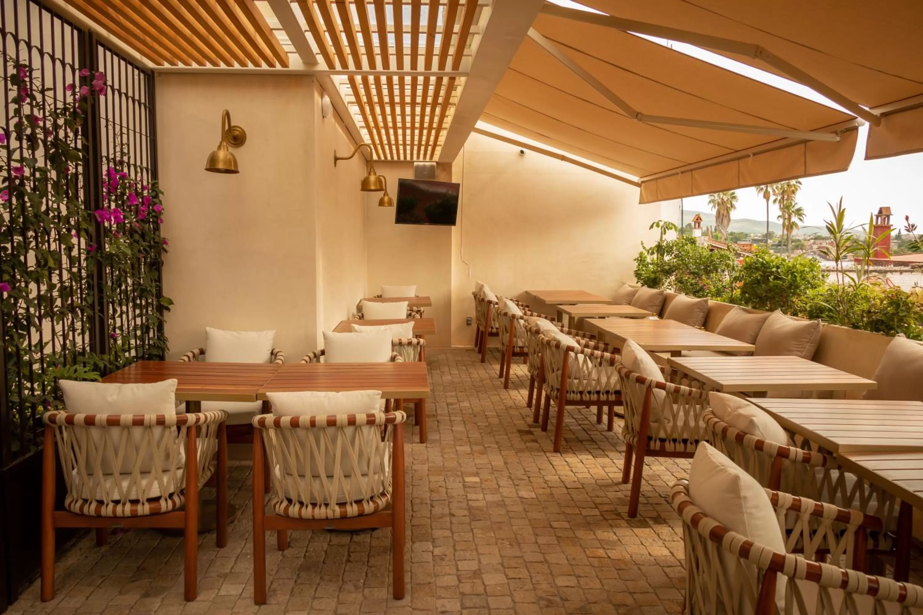 Restaurant/places to eat in Cantera 1910 Hotel Boutique, Destination Hotel