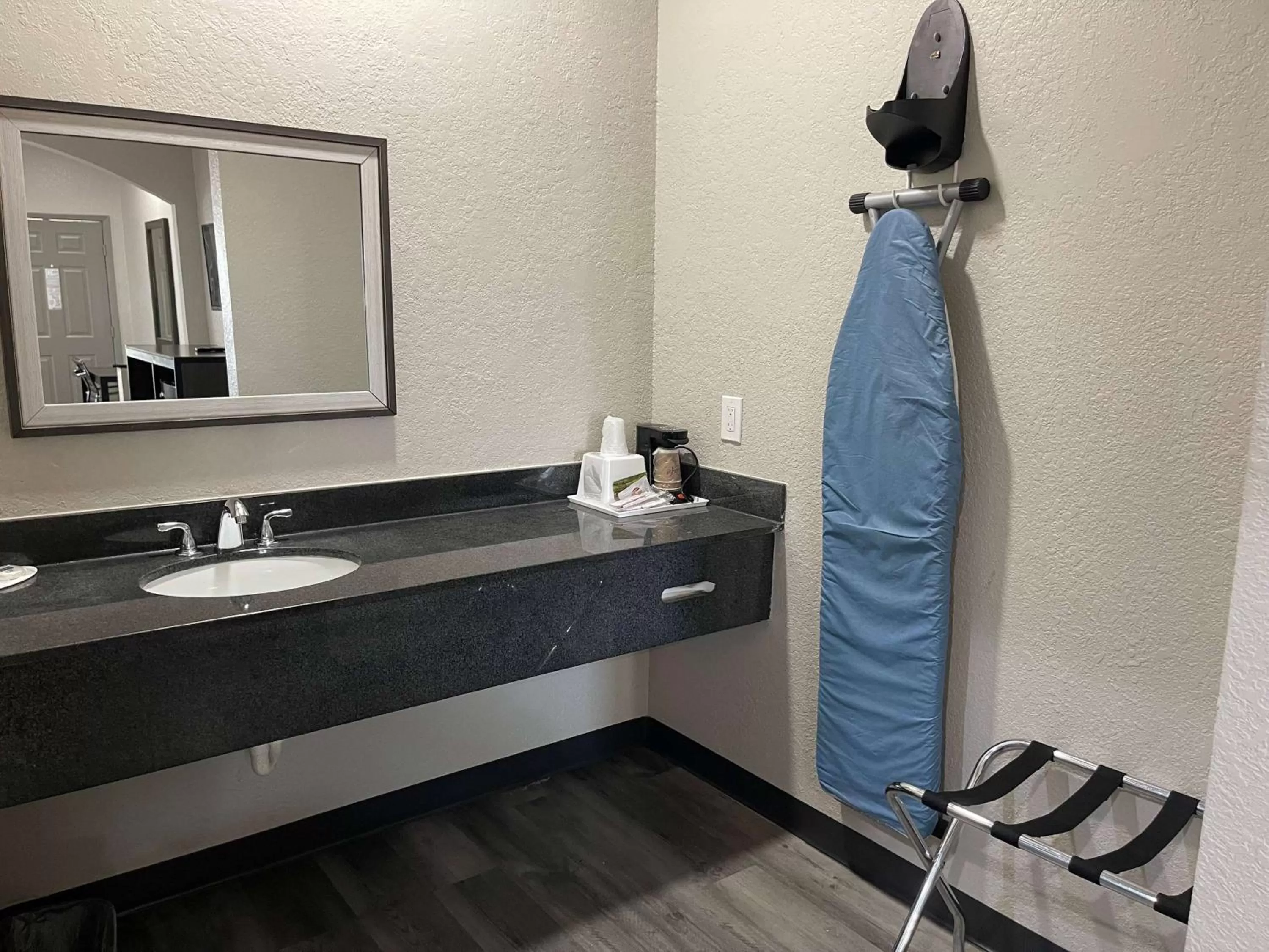 Photo of the whole room in Days Inn by Wyndham Dickinson TX