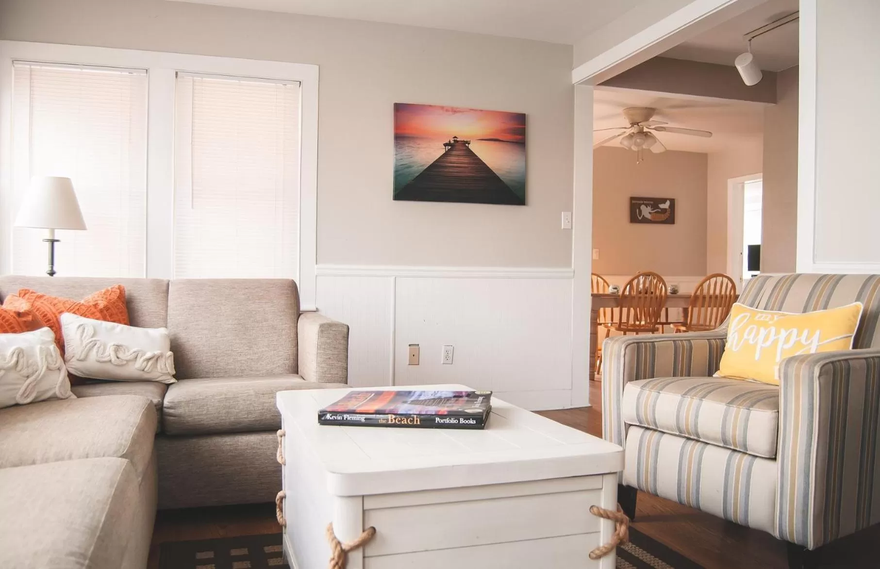 Living room in Surf Club Oceanfront Hotel