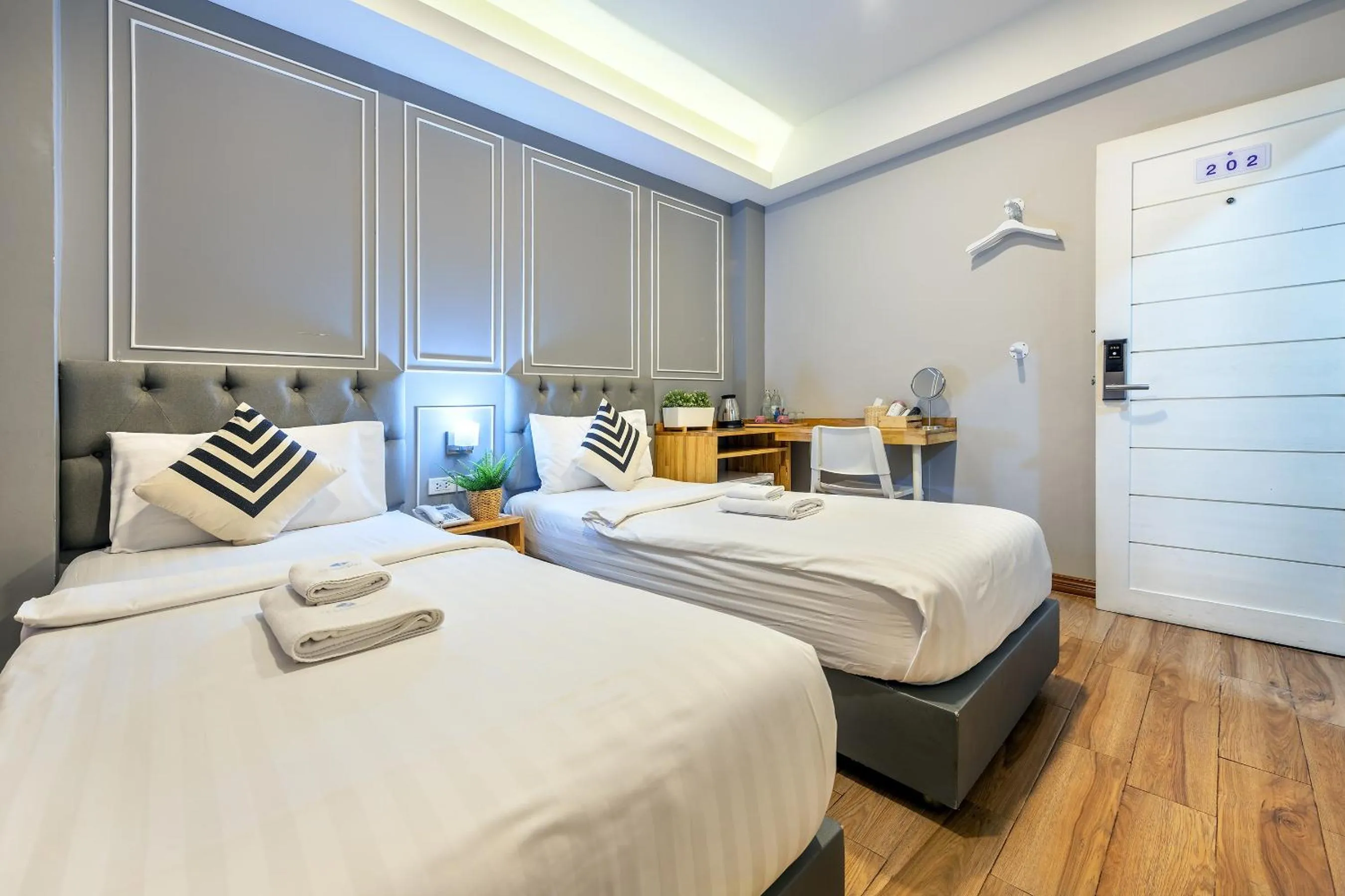 Bedroom, Bed in De Lavender Bangkok Hotel