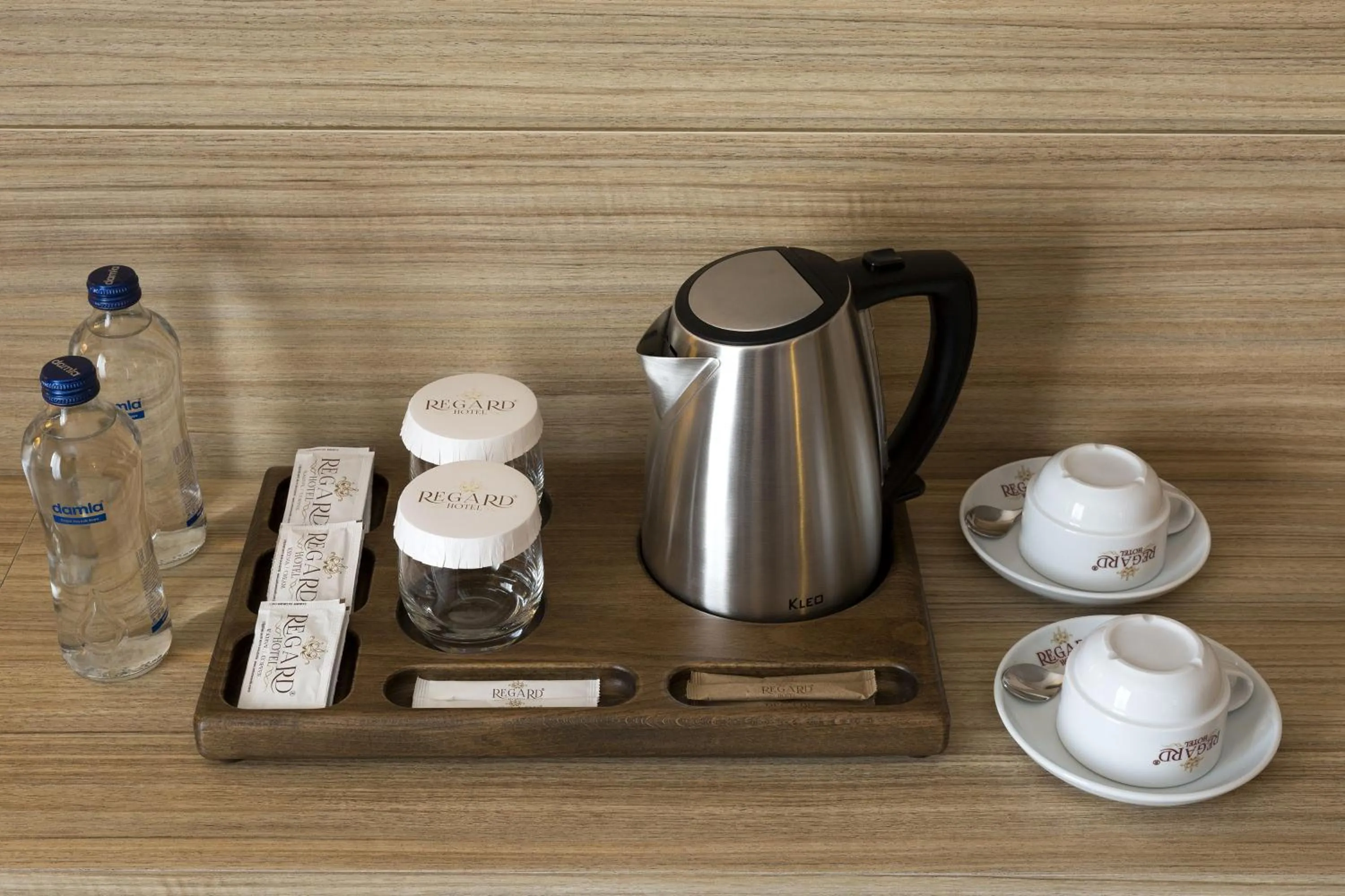 Coffee/tea facilities in Regard Hotel