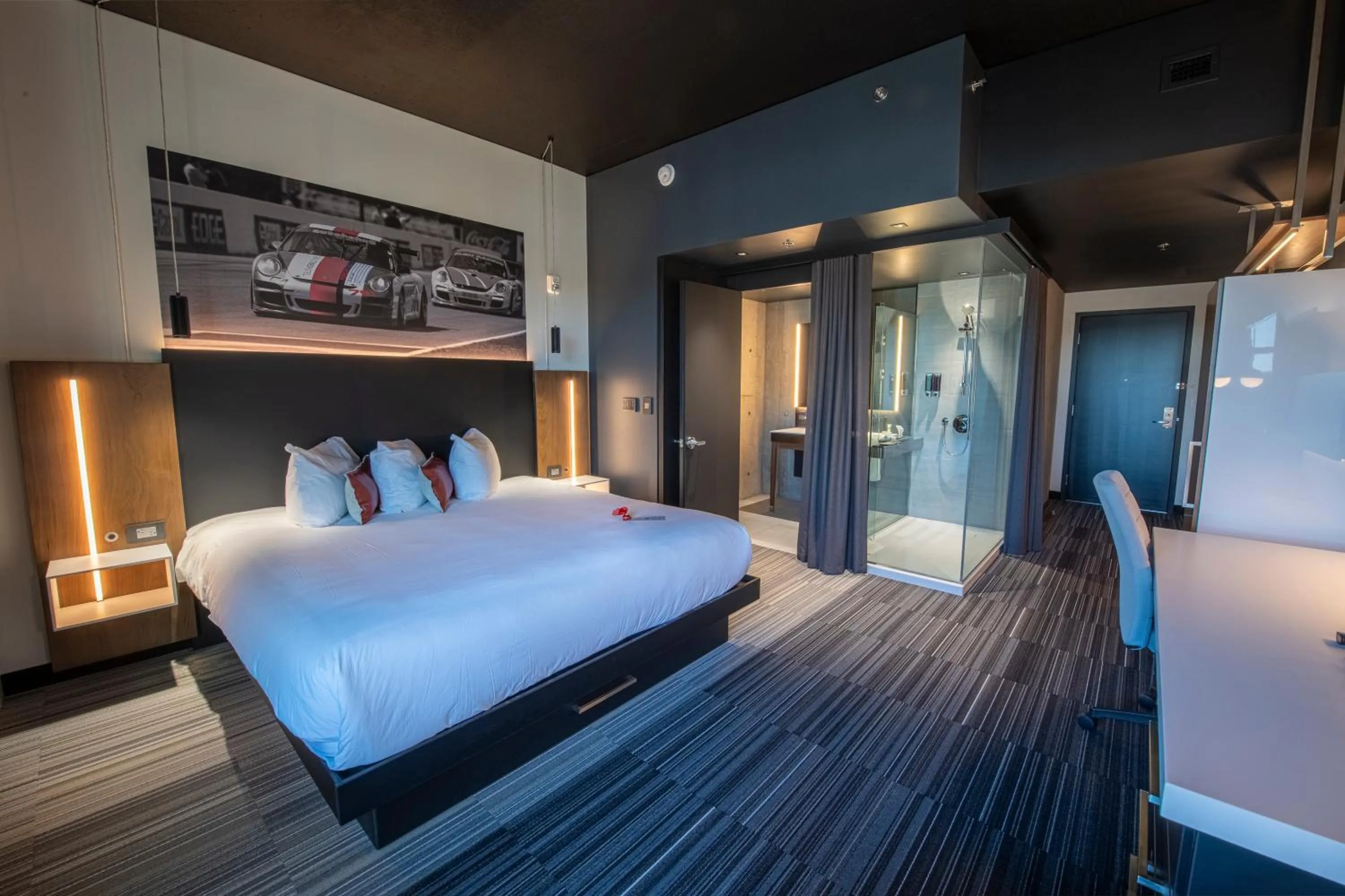 Bed in Grand Times Hotel – Aeroport de Quebec