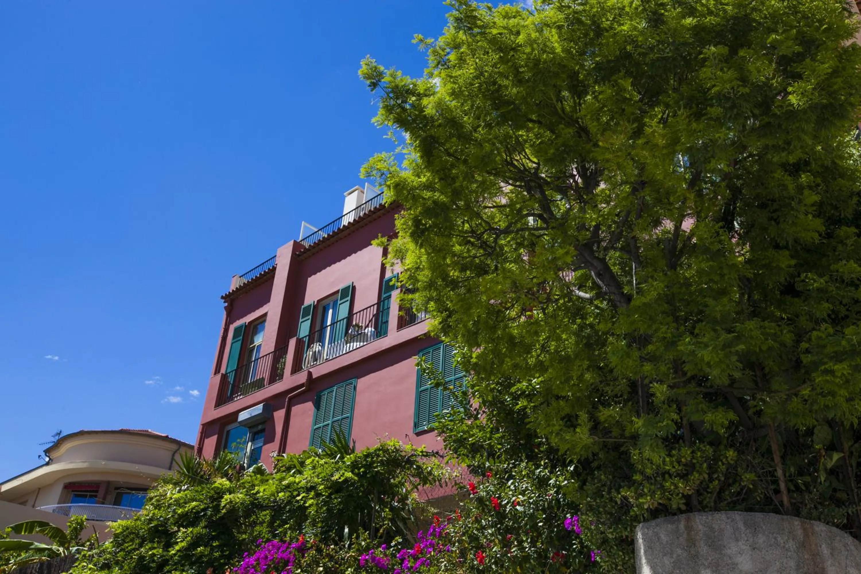 Property building in Hotel Miramar