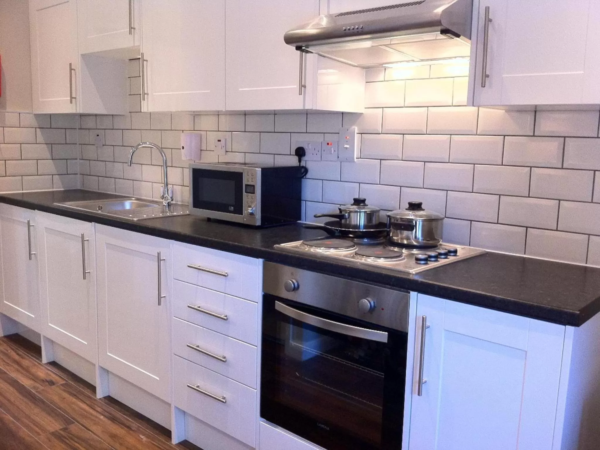 Kitchen or kitchenette in Lyall Apartment Hotel